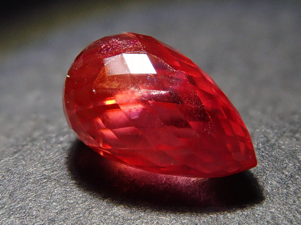 【抽選販売0409_06】ピンクスピネル 1.870ctルース(ブリオレットカット) 日独鑑