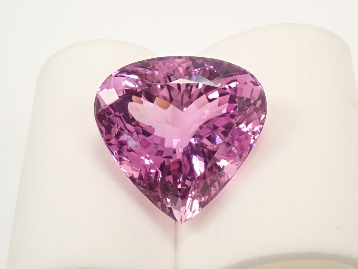【抽選販売0409_08】アフガニスタン産クンツァイト(ライラックピンク) 49.724ctルース