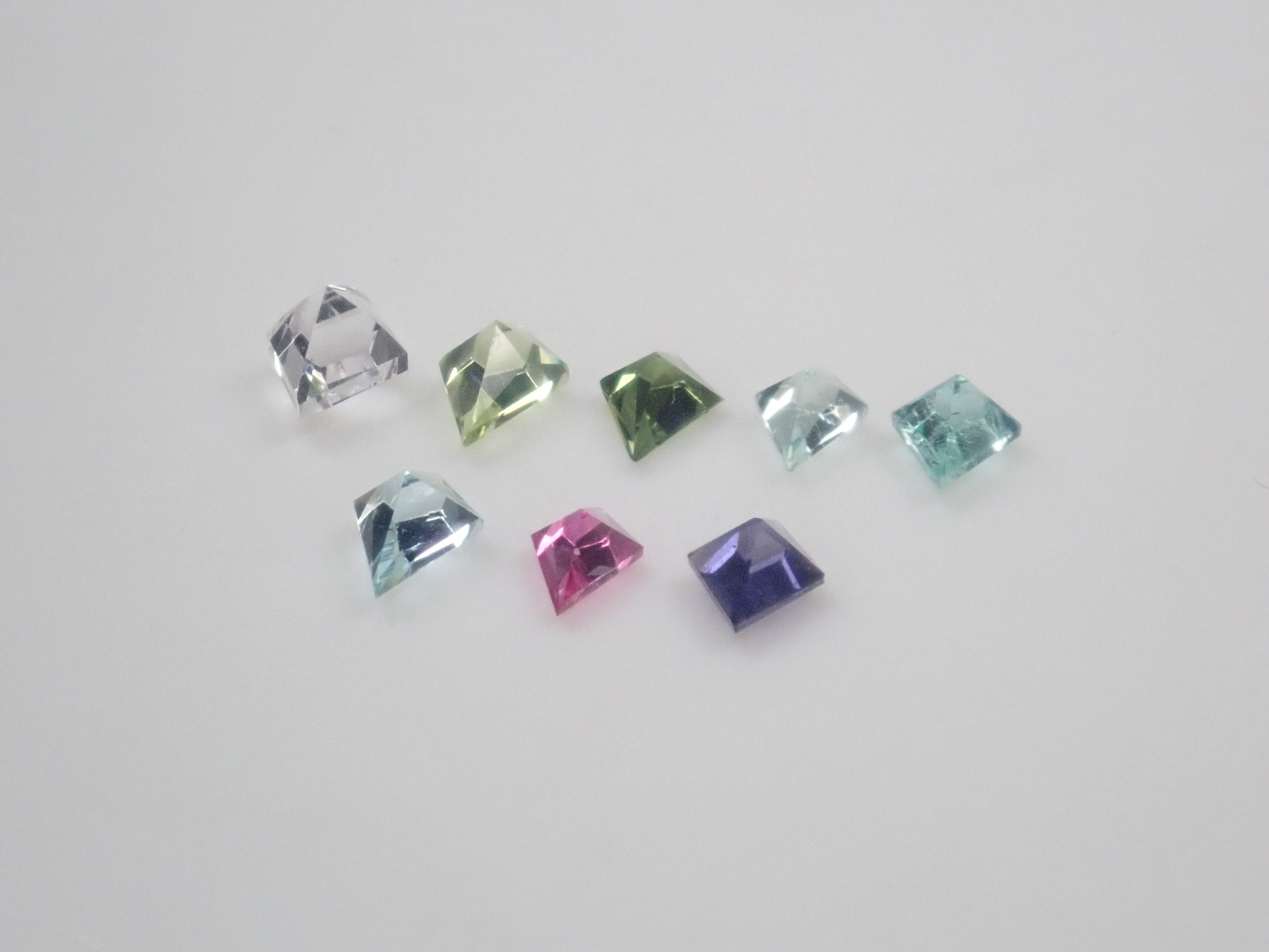 【9/13 22時販売】《限定8石》ミニカイトカット1石ルース(パライバトルマリン2石含む、グリーンベリル、ルビー、ペリドットなど)《複数購入割引有》