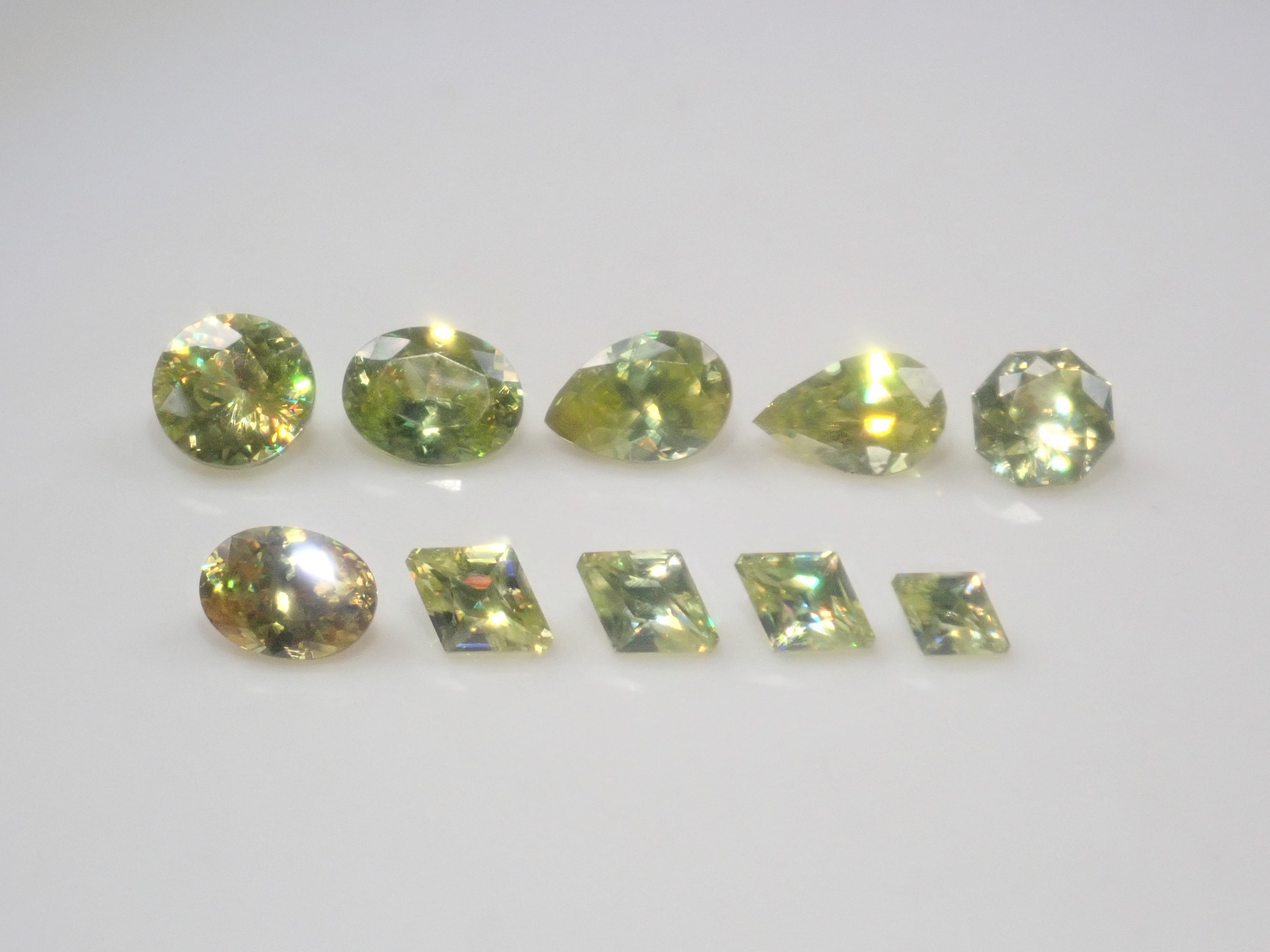 【2/8 22時販売】《限定11石》通常74,800円の甲州貴石切子plusthree「彩」含むスフェーンガチャ《複数購入割引有》