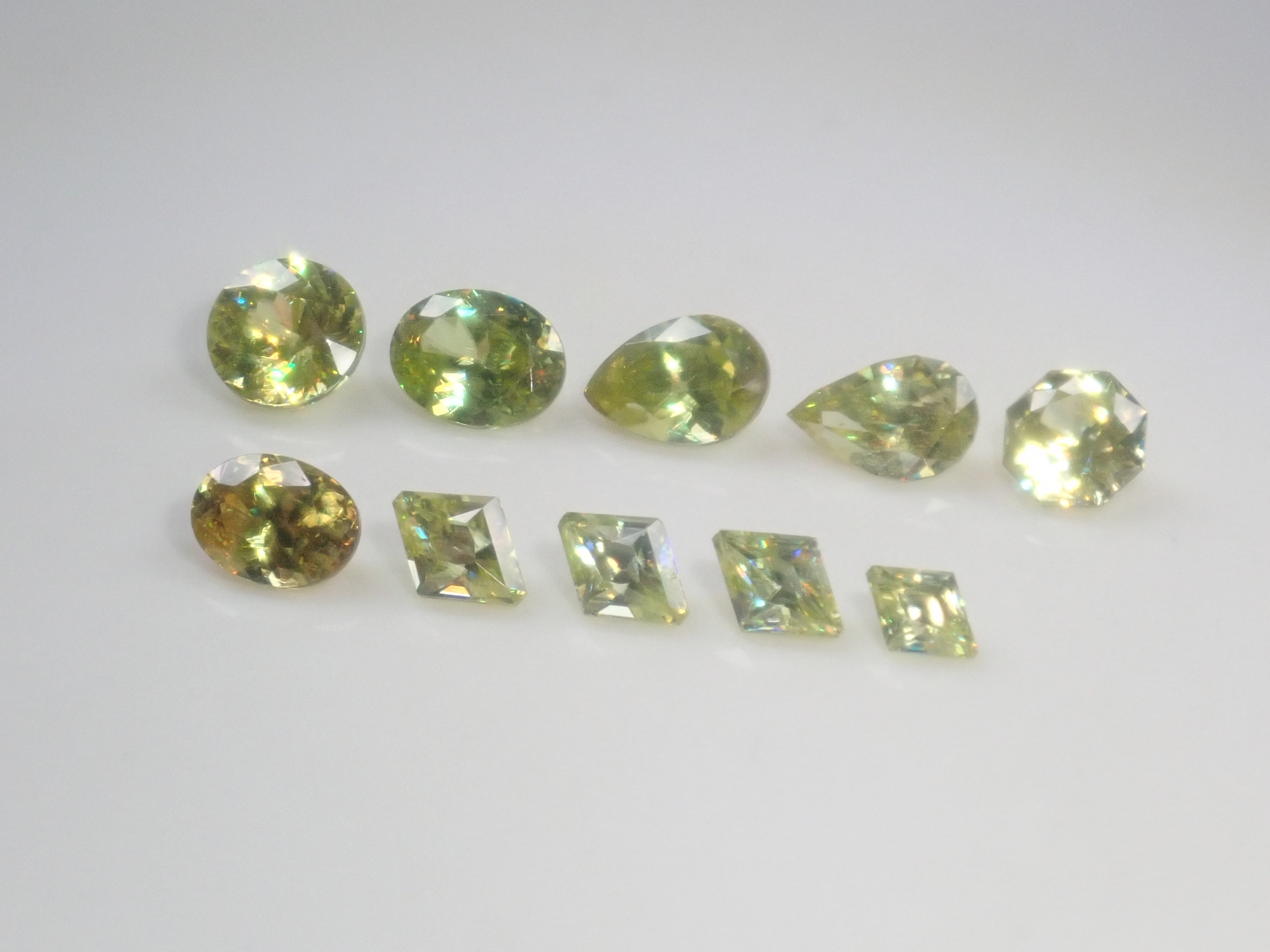 【2/8 22時販売】《限定11石》通常74,800円の甲州貴石切子plusthree「彩」含むスフェーンガチャ《複数購入割引有》