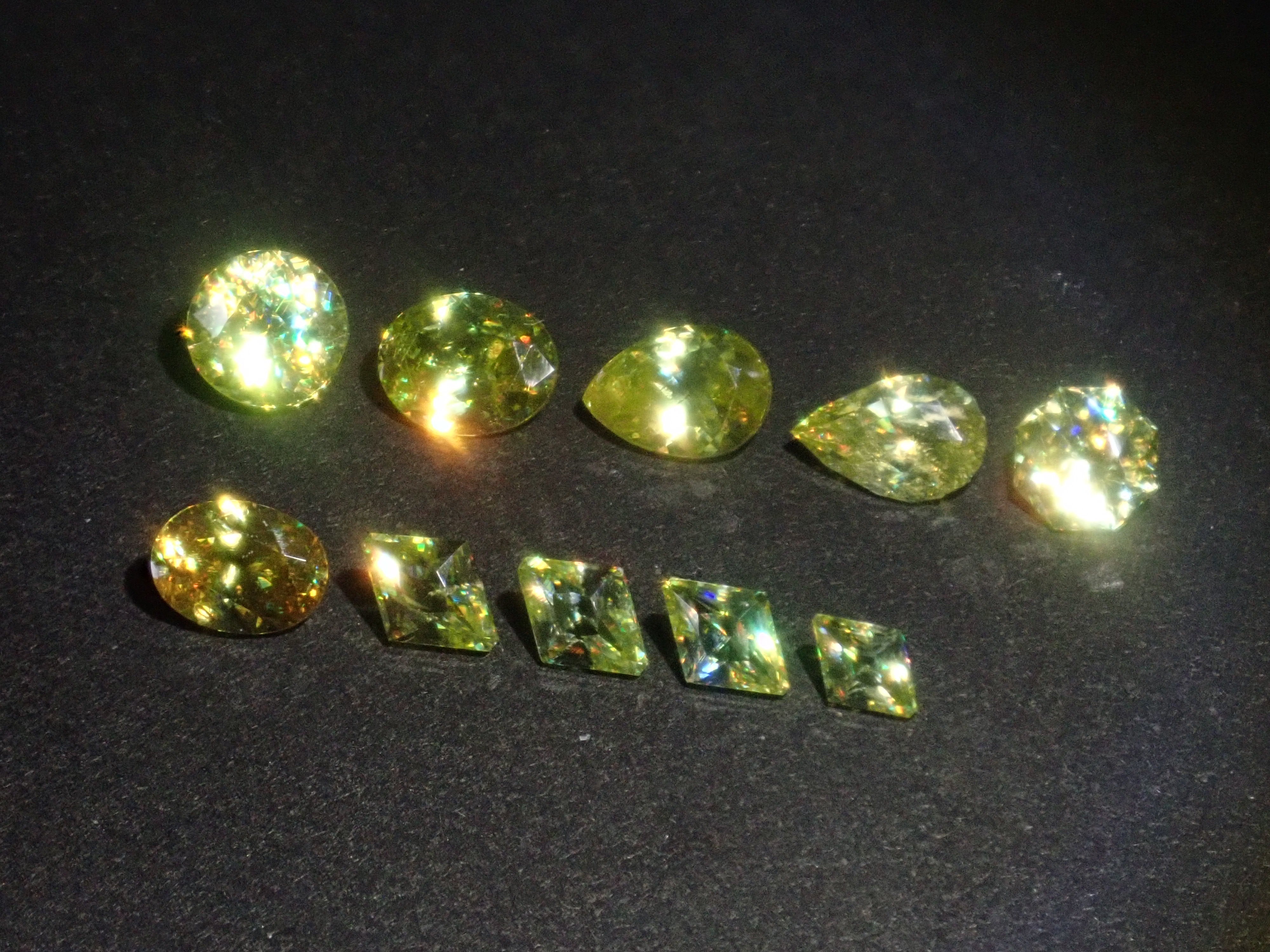 【2/8 22時販売】《限定11石》通常74,800円の甲州貴石切子plusthree「彩」含むスフェーンガチャ《複数購入割引有》