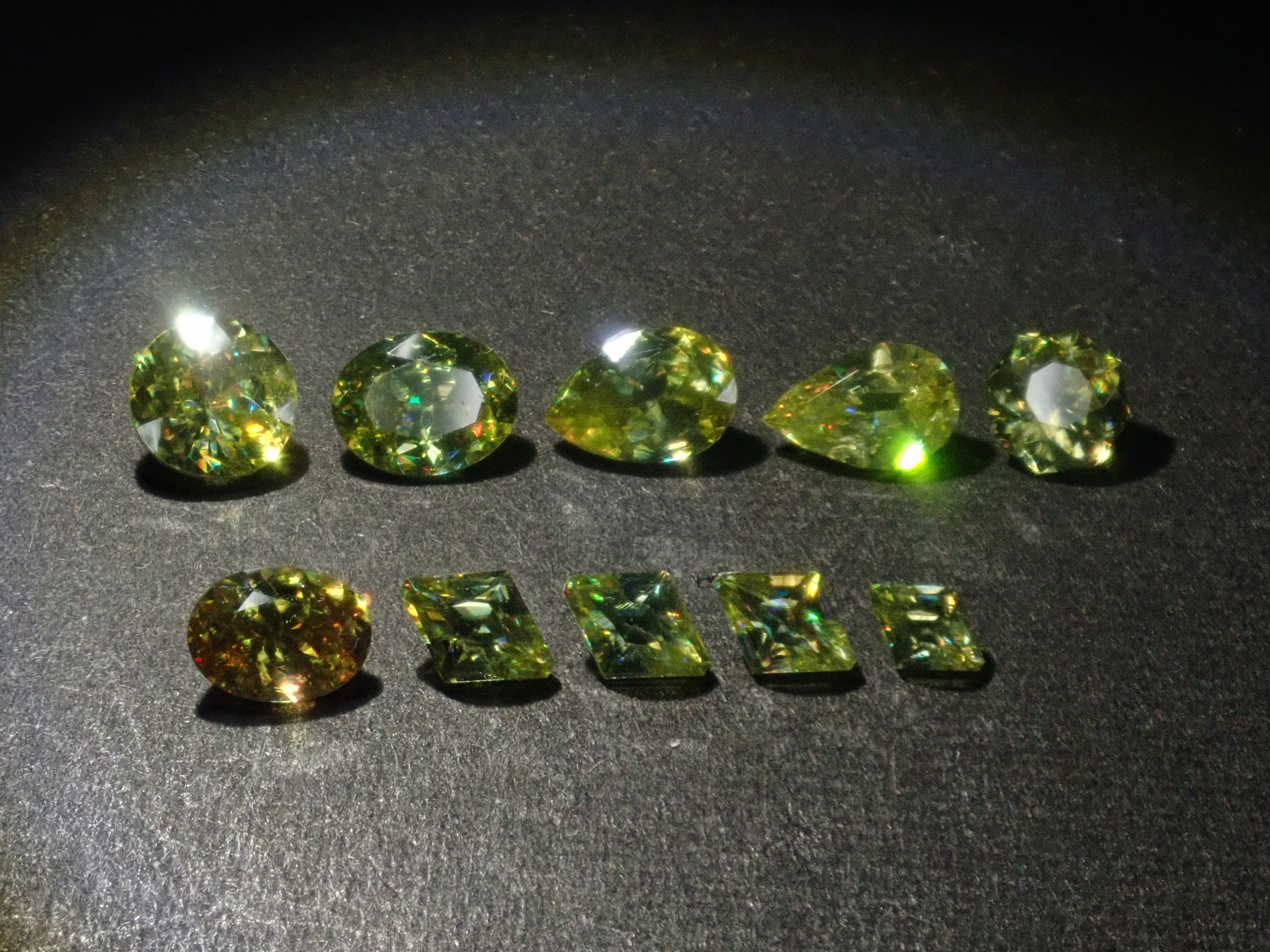 【2/8 22時販売】《限定11石》通常74,800円の甲州貴石切子plusthree「彩」含むスフェーンガチャ《複数購入割引有》