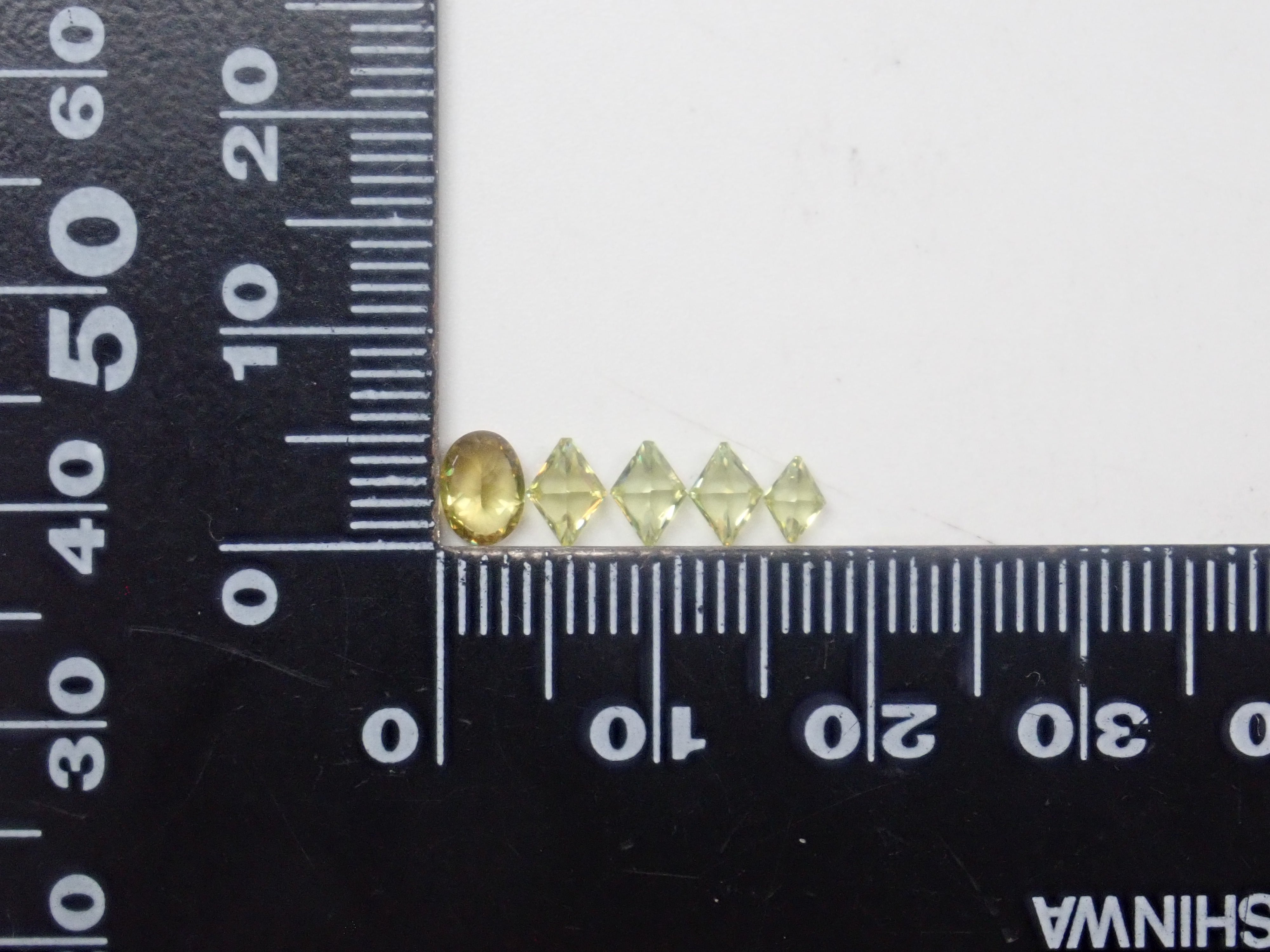 【2/8 22時販売】《限定11石》通常74,800円の甲州貴石切子plusthree「彩」含むスフェーンガチャ《複数購入割引有》