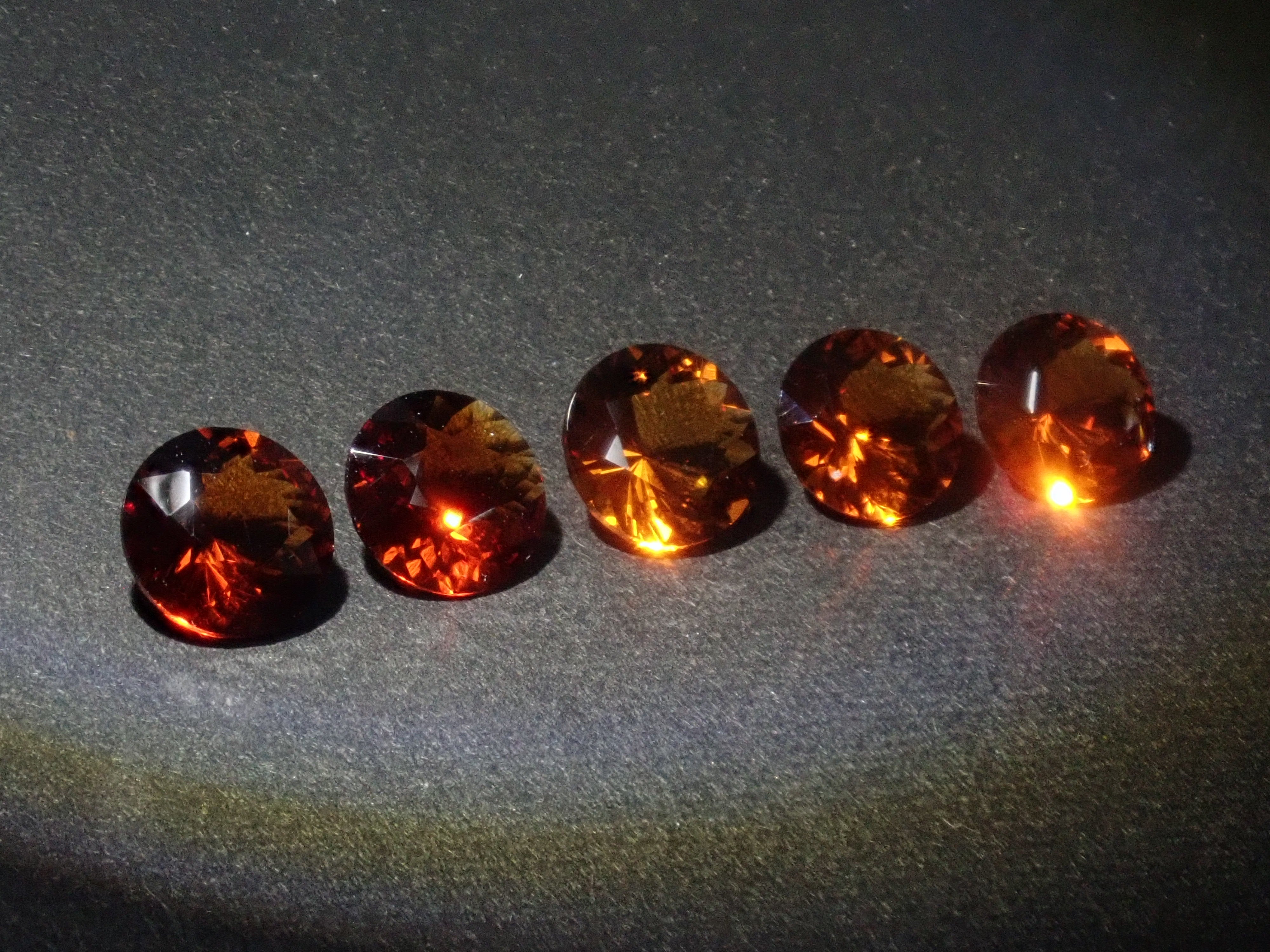 【2/21 22時販売】《限定9石》通常29,800円の甲州貴石切子plus threeを含むシトリンガチャ《複数購入割引有》