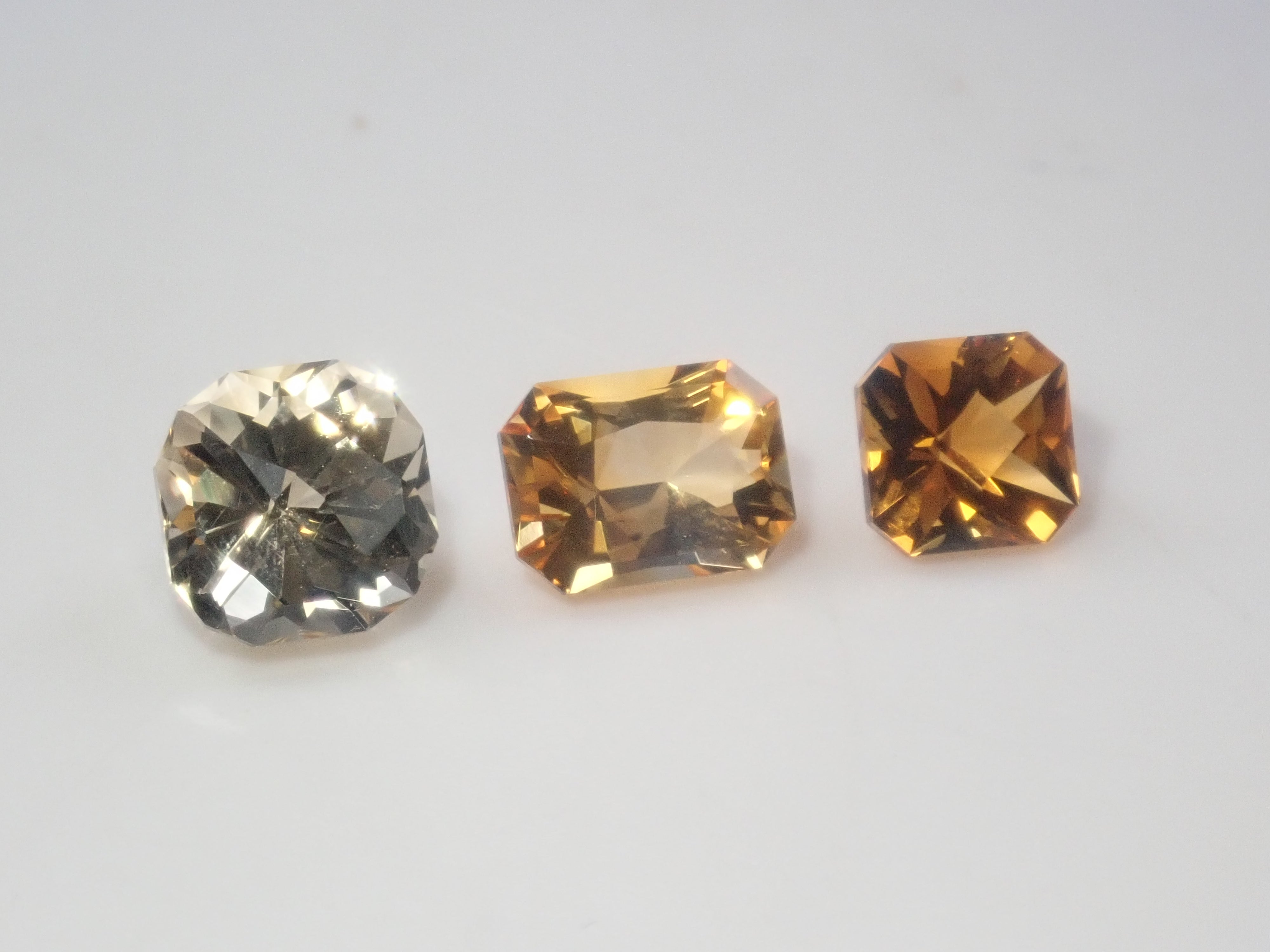 【2/21 22時販売】《限定9石》通常29,800円の甲州貴石切子plus threeを含むシトリンガチャ《複数購入割引有》