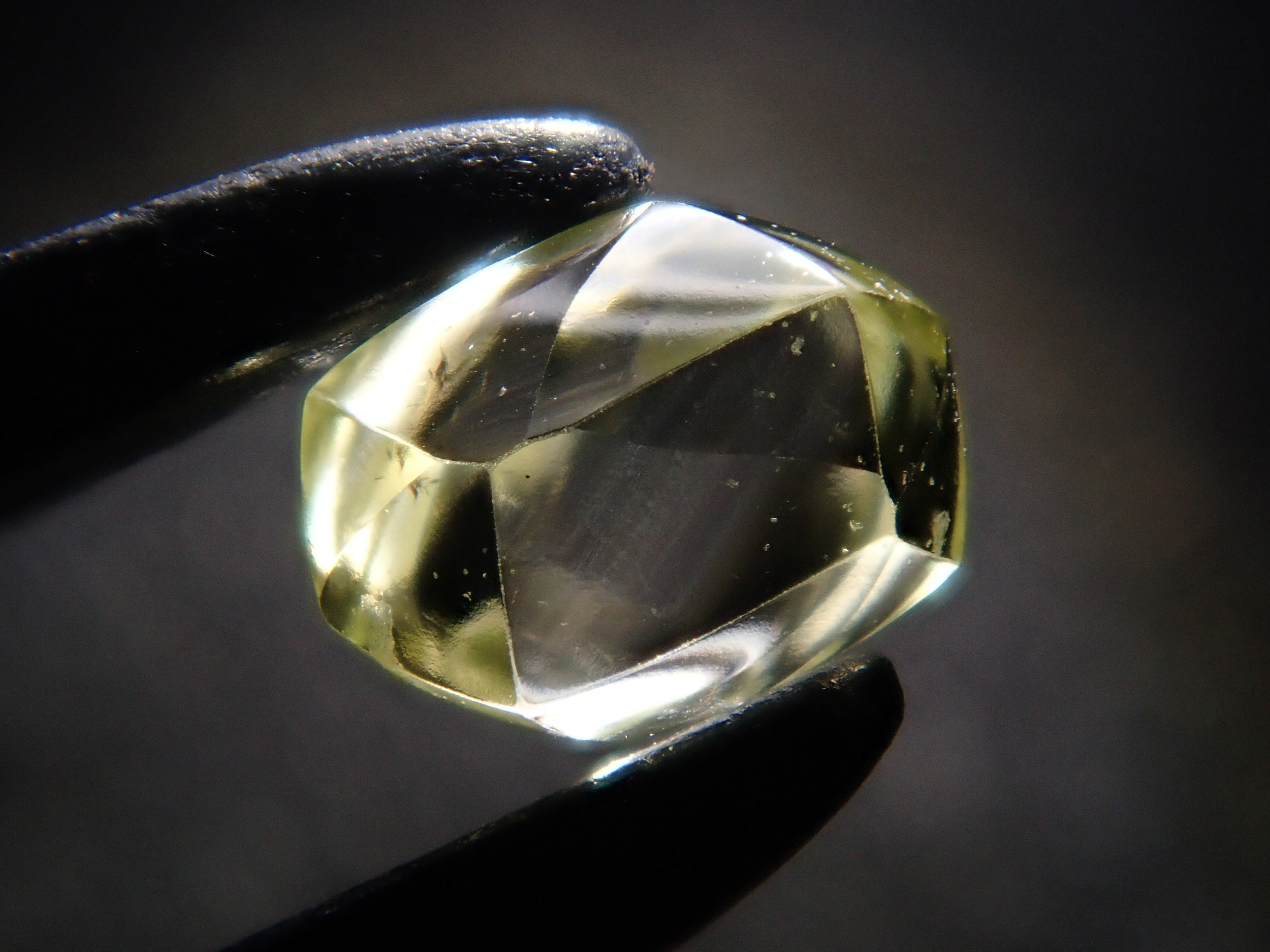 【2/11 22時販売】ダイヤモンド原石(メイカブル) 0.284ct原石