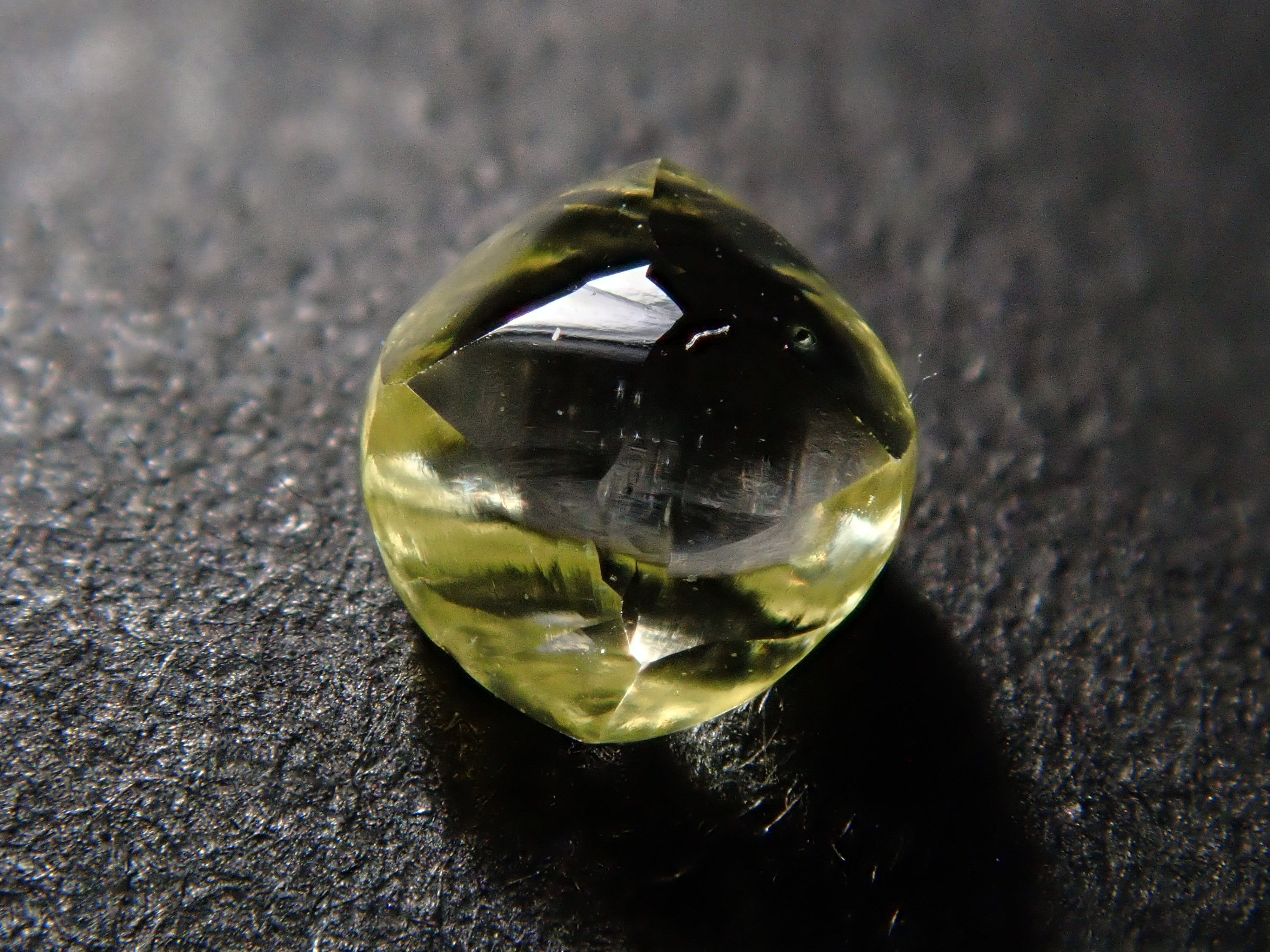 【2/11 22時販売】ダイヤモンド原石(メイカブル) 0.353ct原石