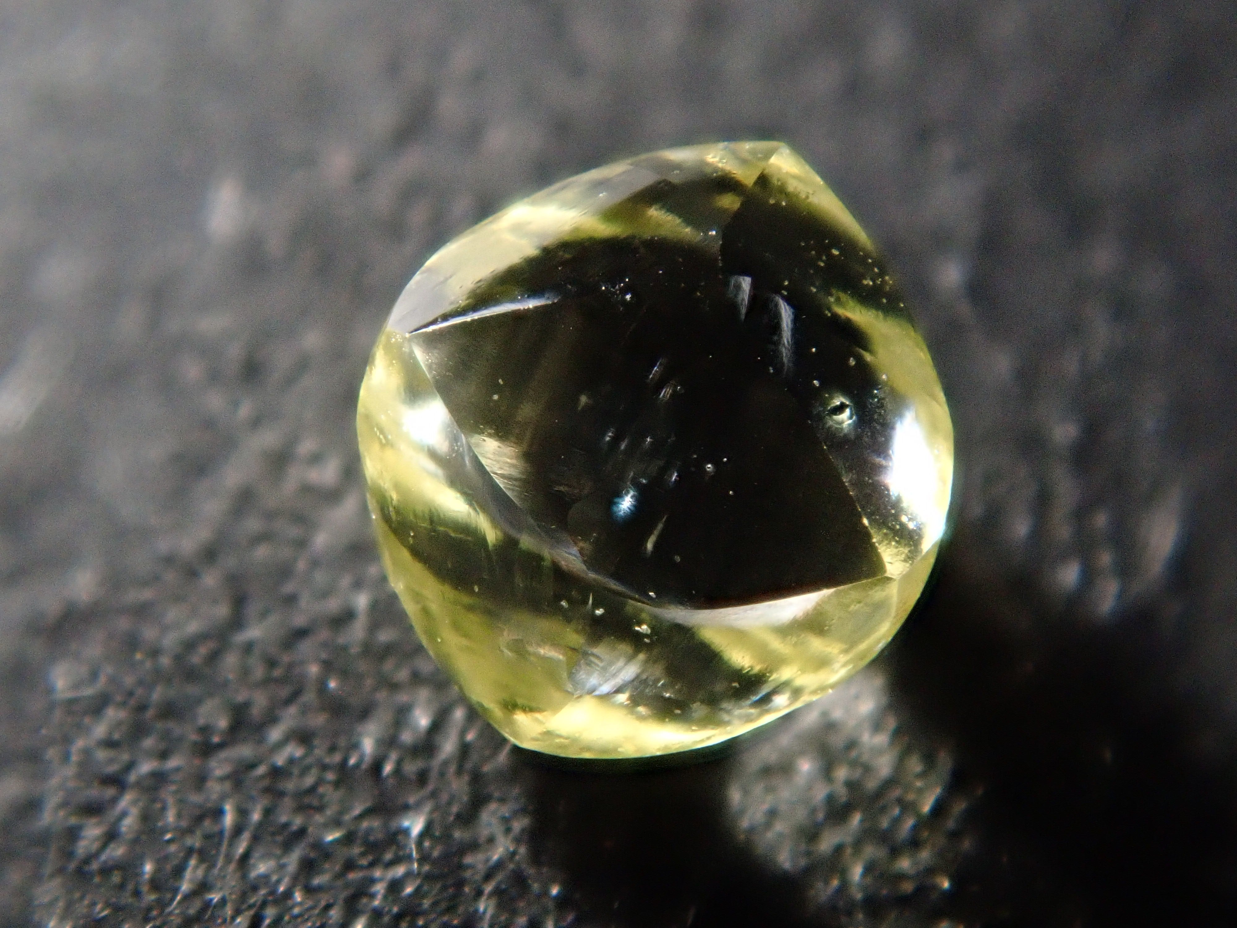 【2/11 22時販売】ダイヤモンド原石(メイカブル) 0.353ct原石