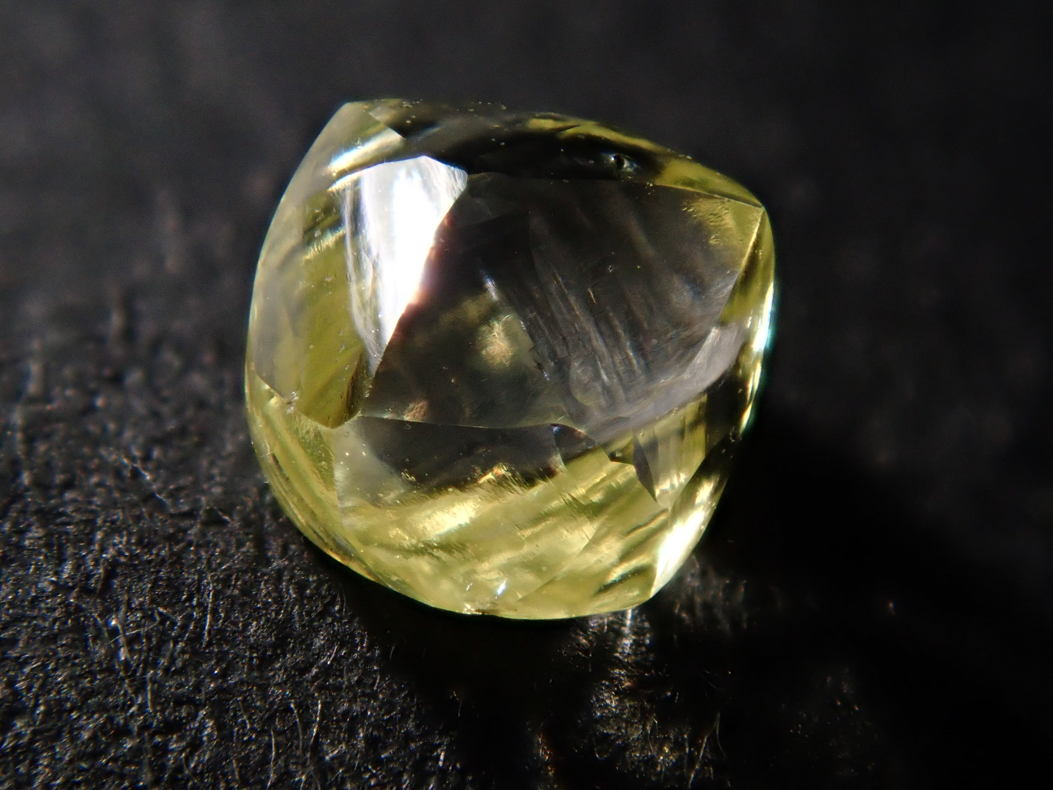 【2/11 22時販売】ダイヤモンド原石(メイカブル) 0.353ct原石