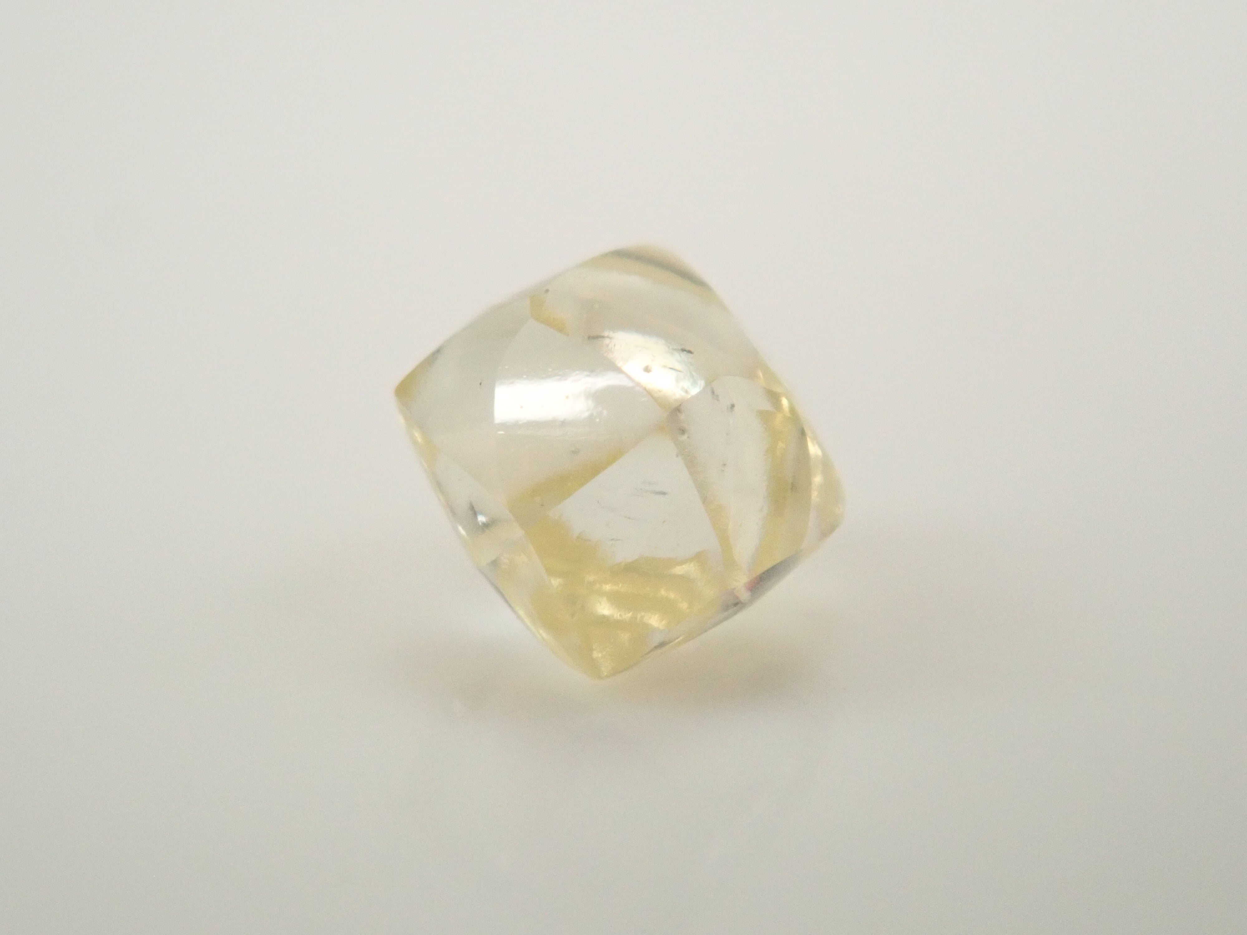 【2/11 22時販売】ダイヤモンド原石(メイカブル) 0.353ct原石