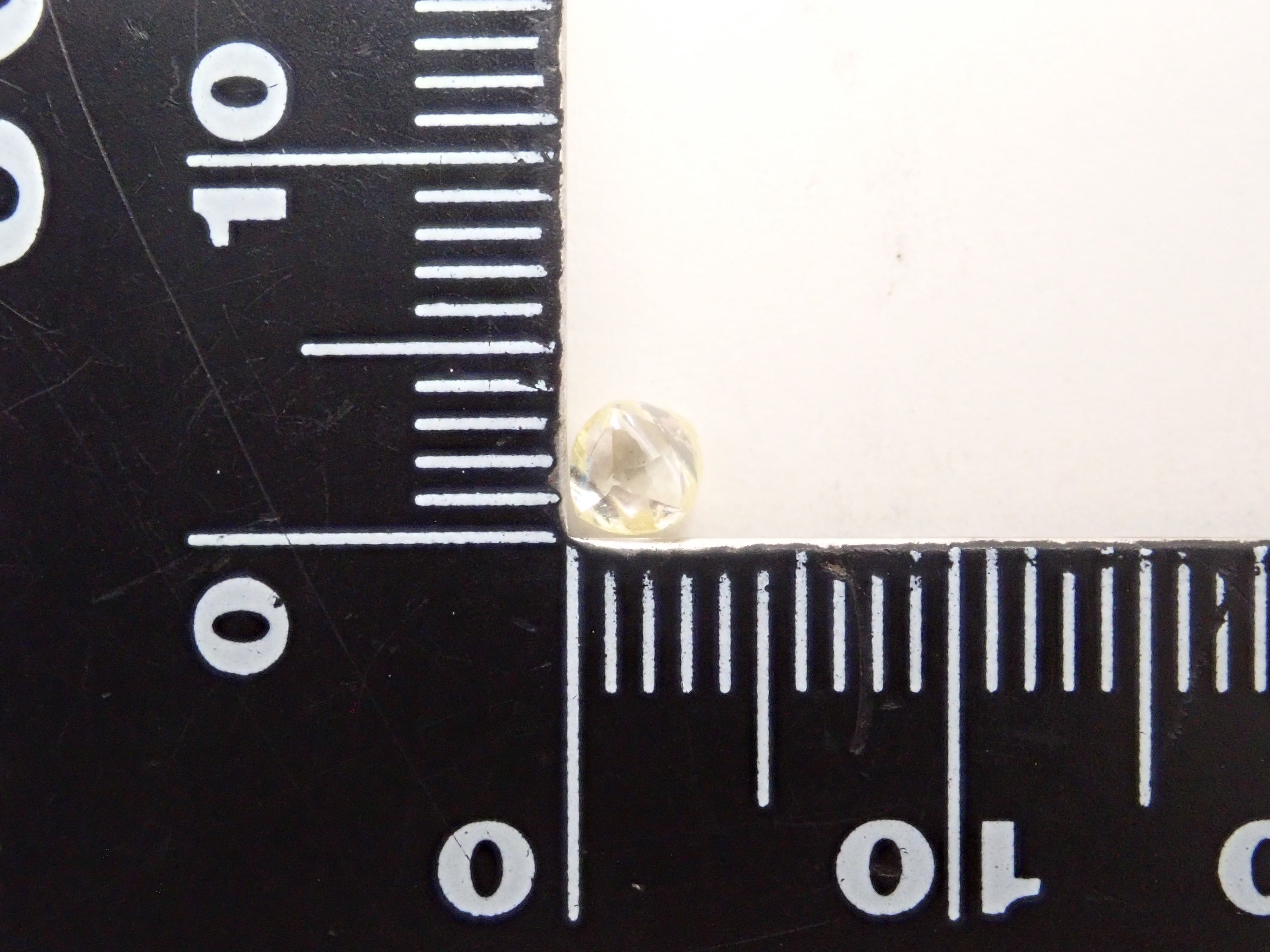 【2/11 22時販売】ダイヤモンド原石(メイカブル) 0.353ct原石