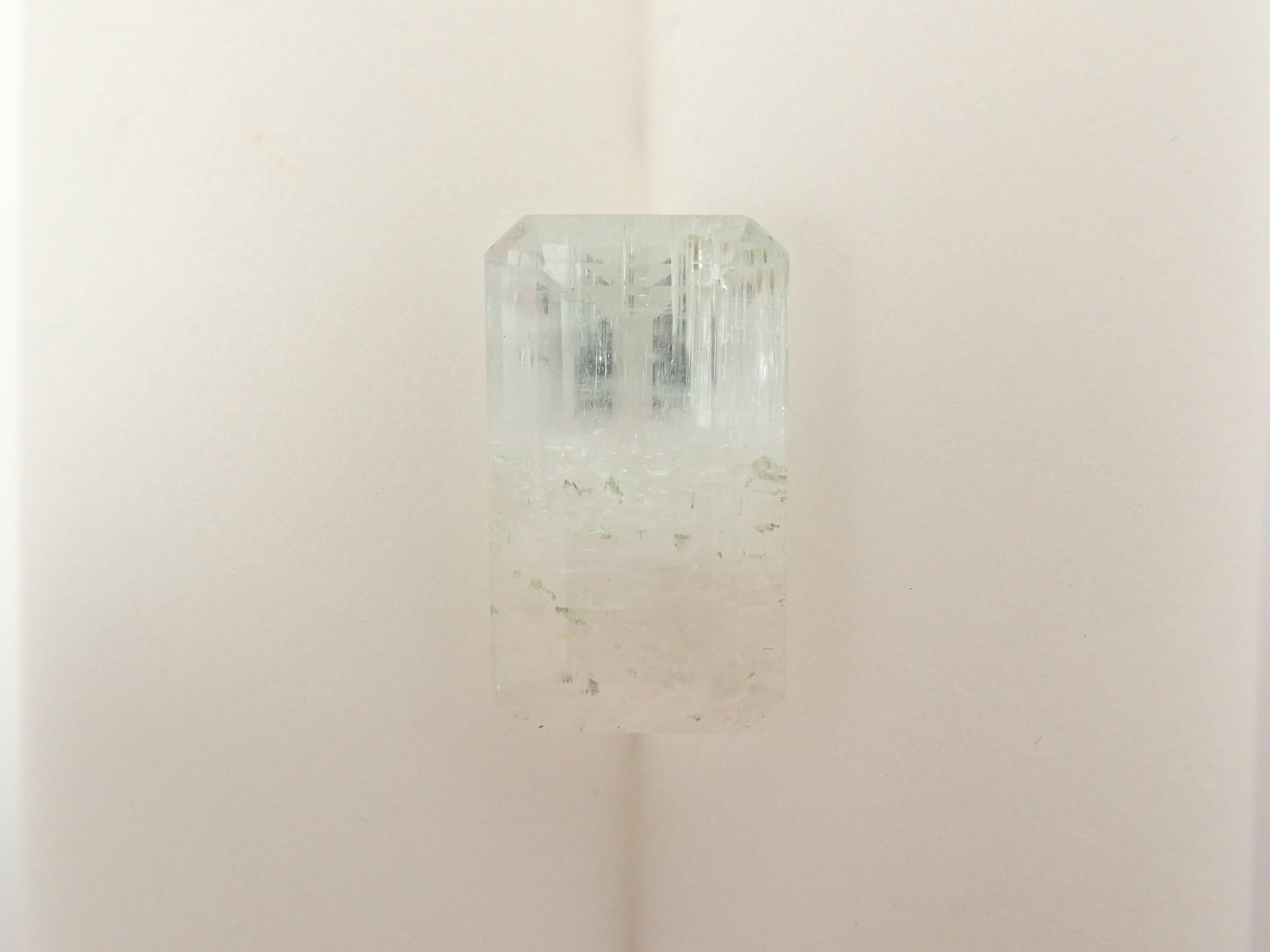 【2/11 22時販売】アフガニスタン産バイカラーベリル 9.100ctルース