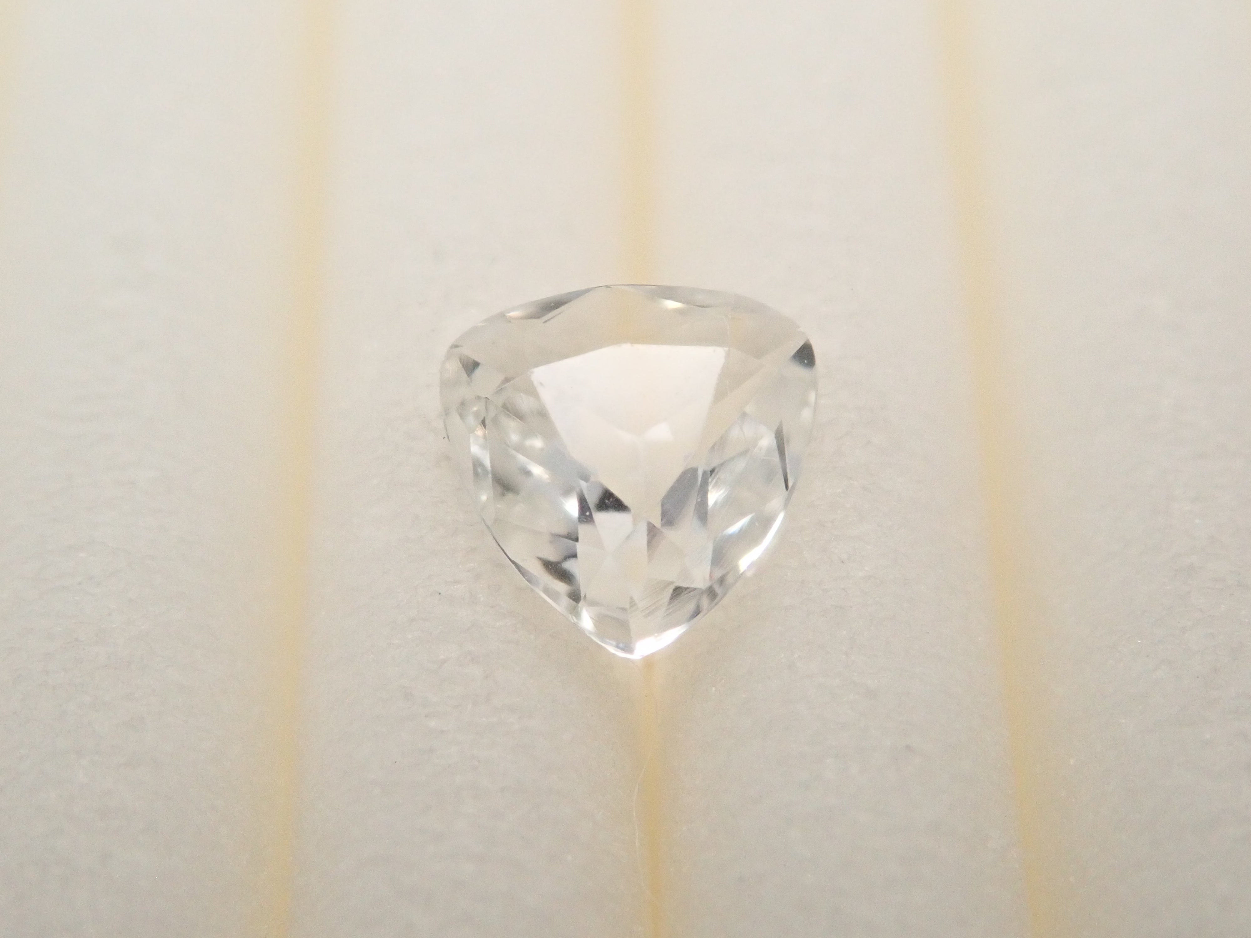 【抽選販売0216_10】スリランカ産フォルステライト 0.231ctルース 日独