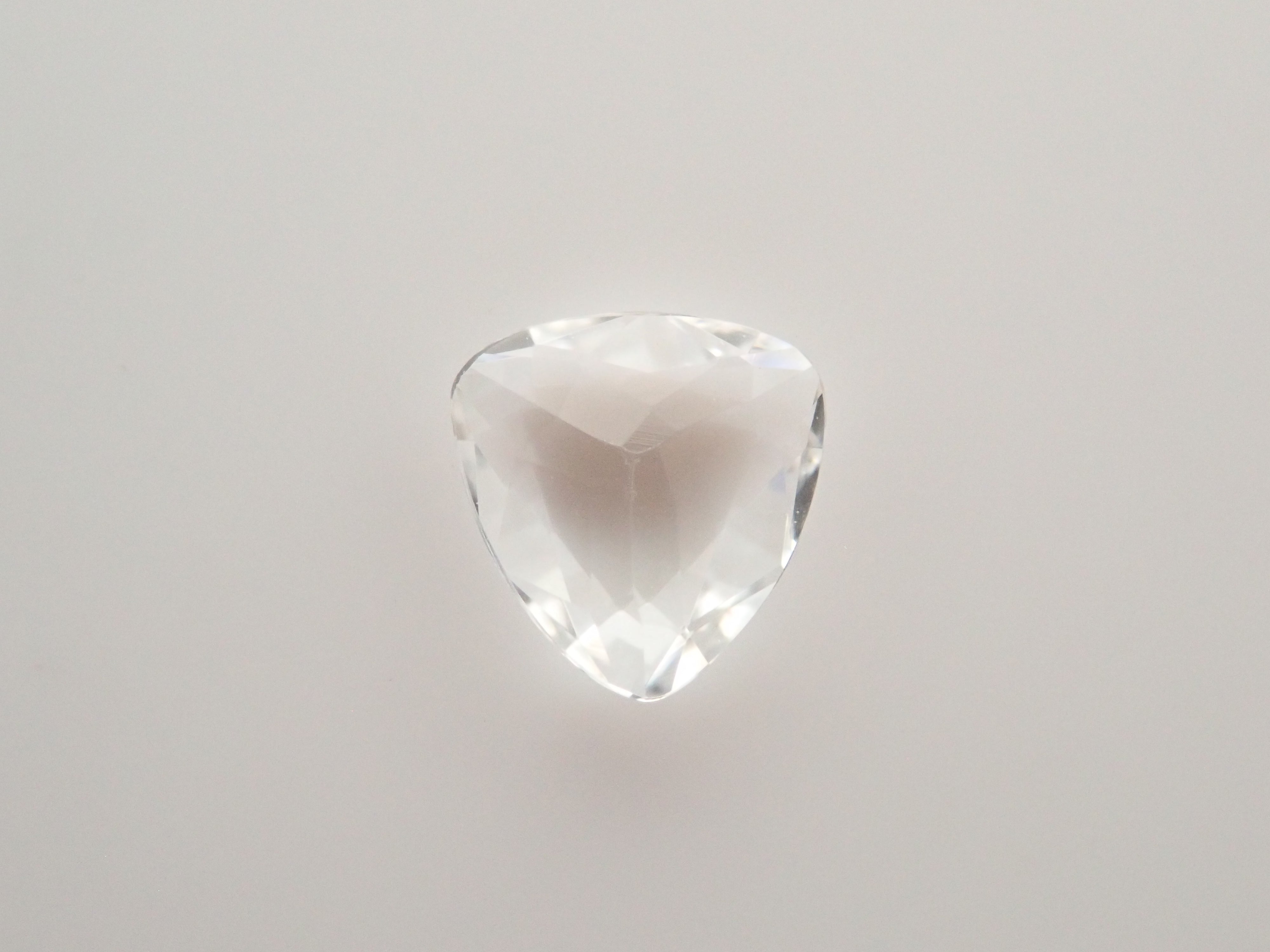 【抽選販売0216_10】スリランカ産フォルステライト 0.231ctルース 日独