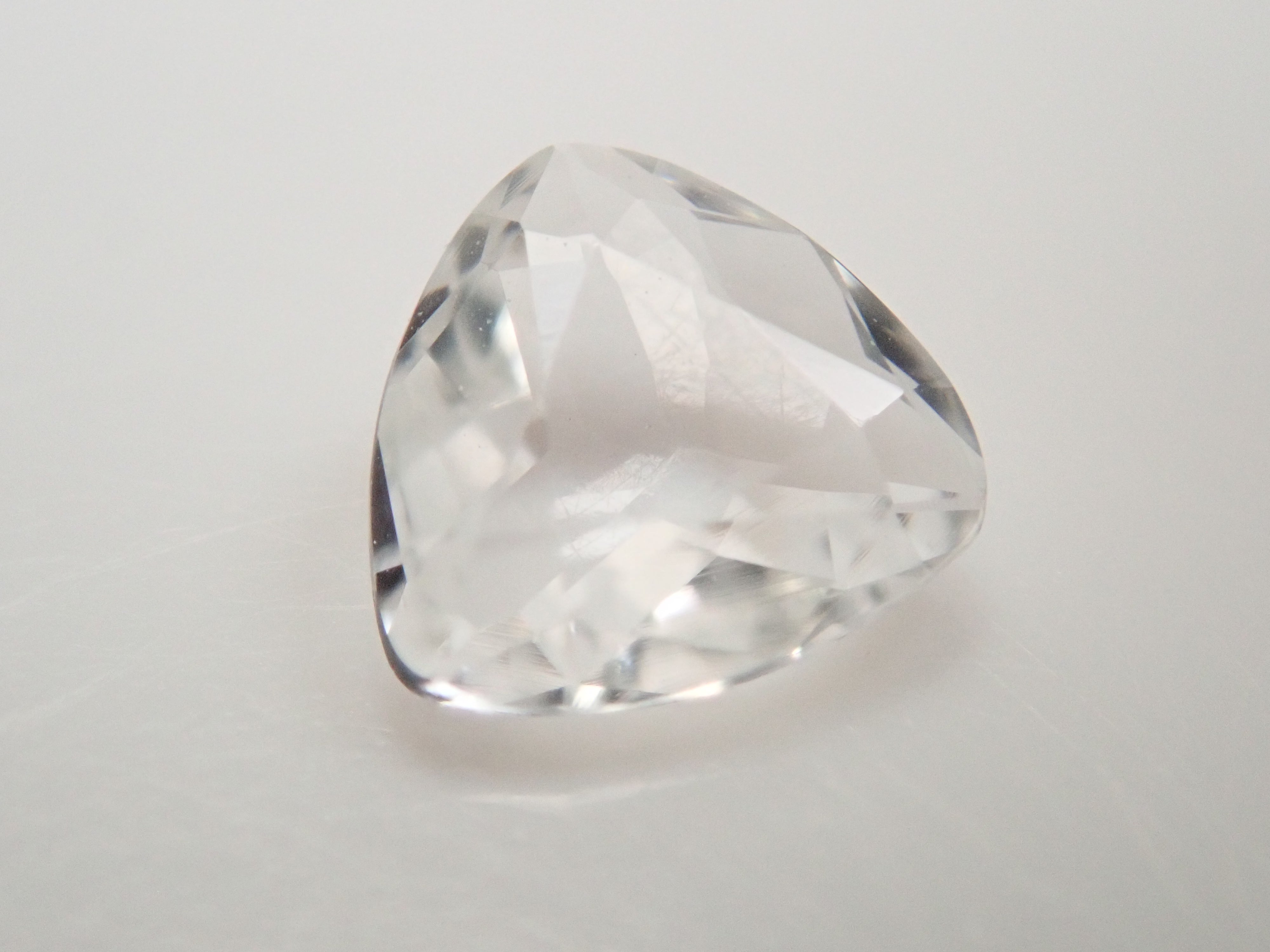 【抽選販売0216_10】スリランカ産フォルステライト 0.231ctルース 日独