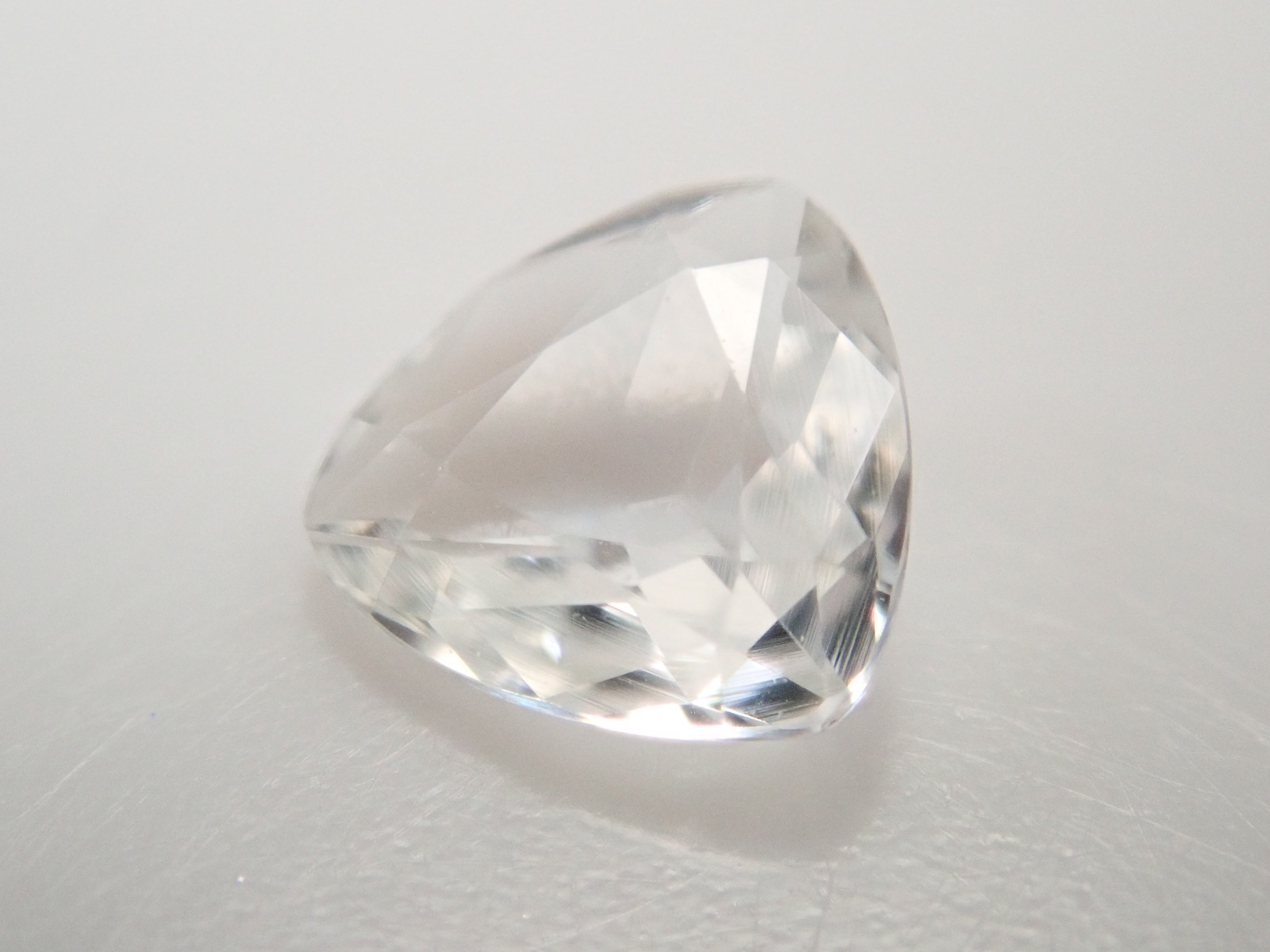 【抽選販売0216_10】スリランカ産フォルステライト 0.231ctルース 日独