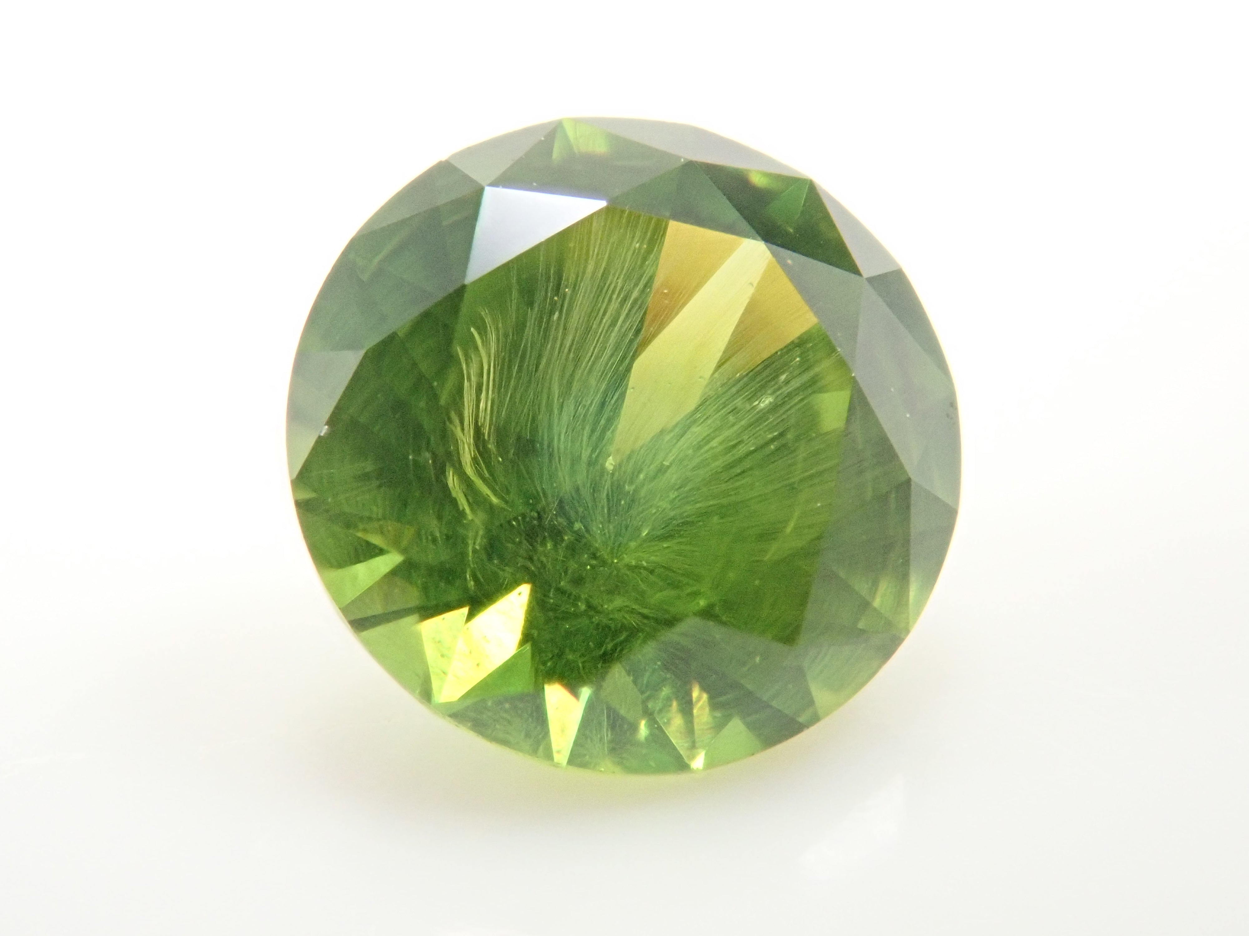 【2/11 22時販売】ロシア産デマントイドガーネット(ホーステール認む) 5.1mm/0.664ctルース