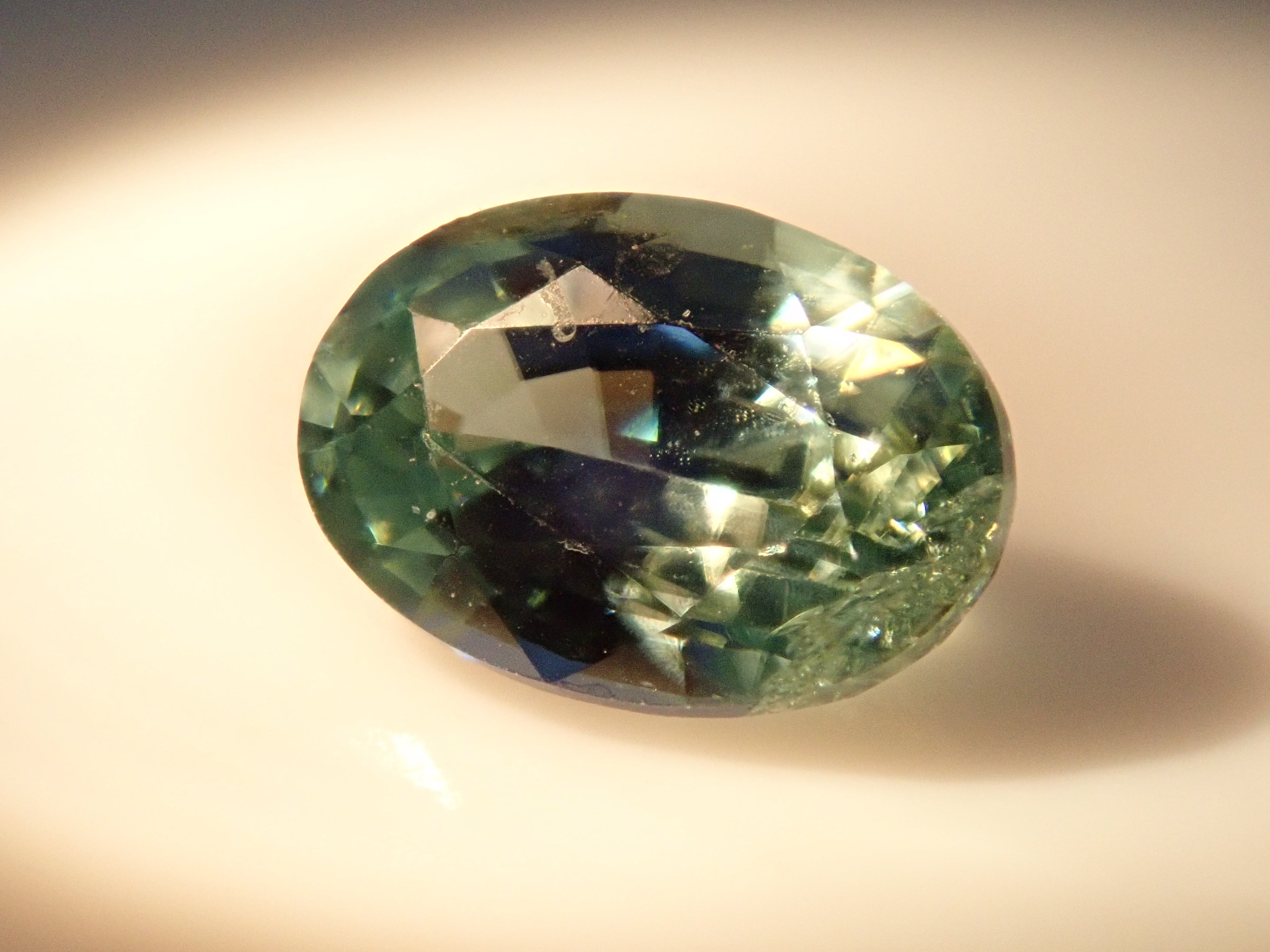 【2/13 22時販売】ミャンマー産カラーチェンジジルコン 0.439ctルース