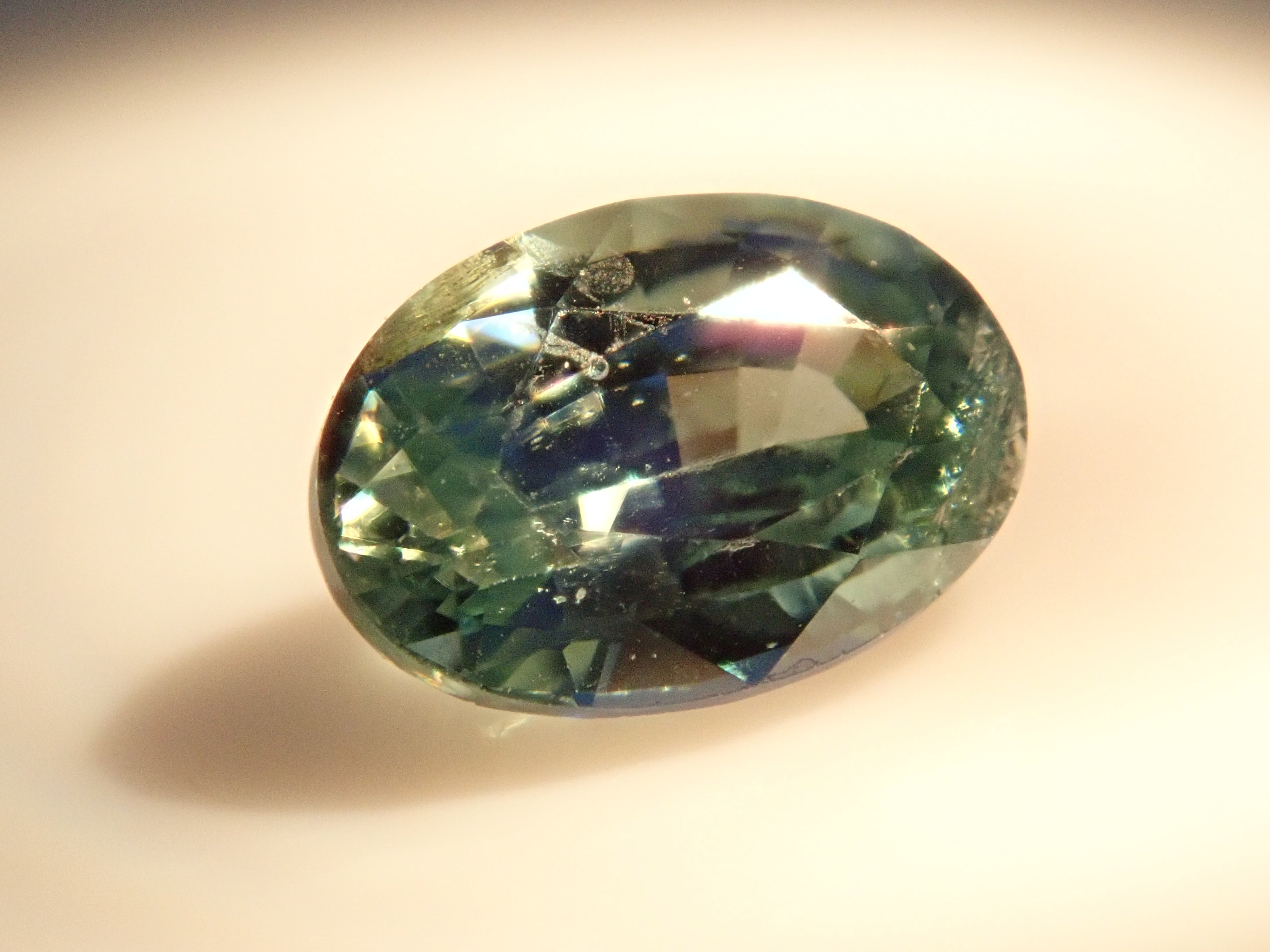 【2/13 22時販売】ミャンマー産カラーチェンジジルコン 0.439ctルース