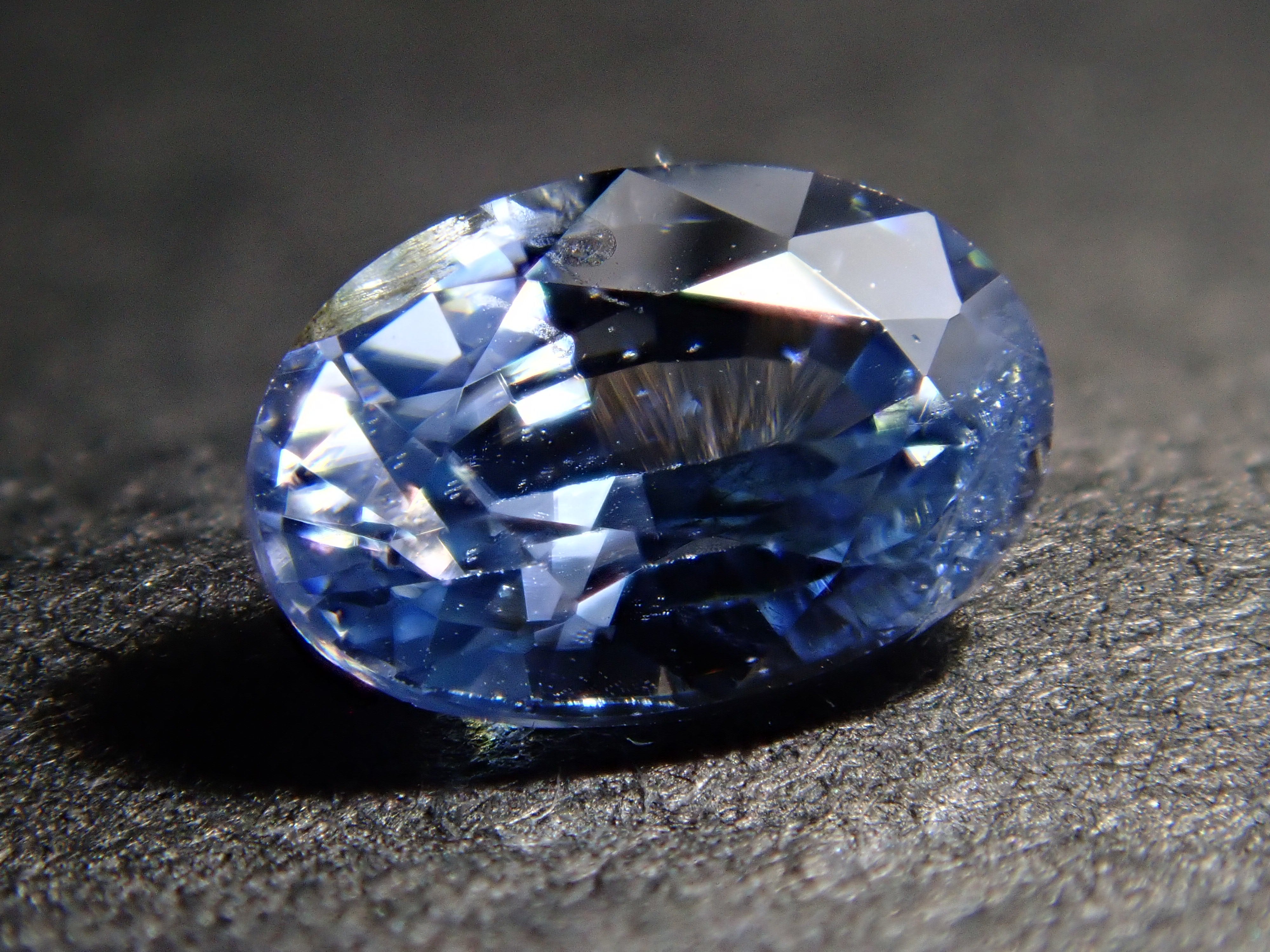 【2/13 22時販売】ミャンマー産カラーチェンジジルコン 0.439ctルース