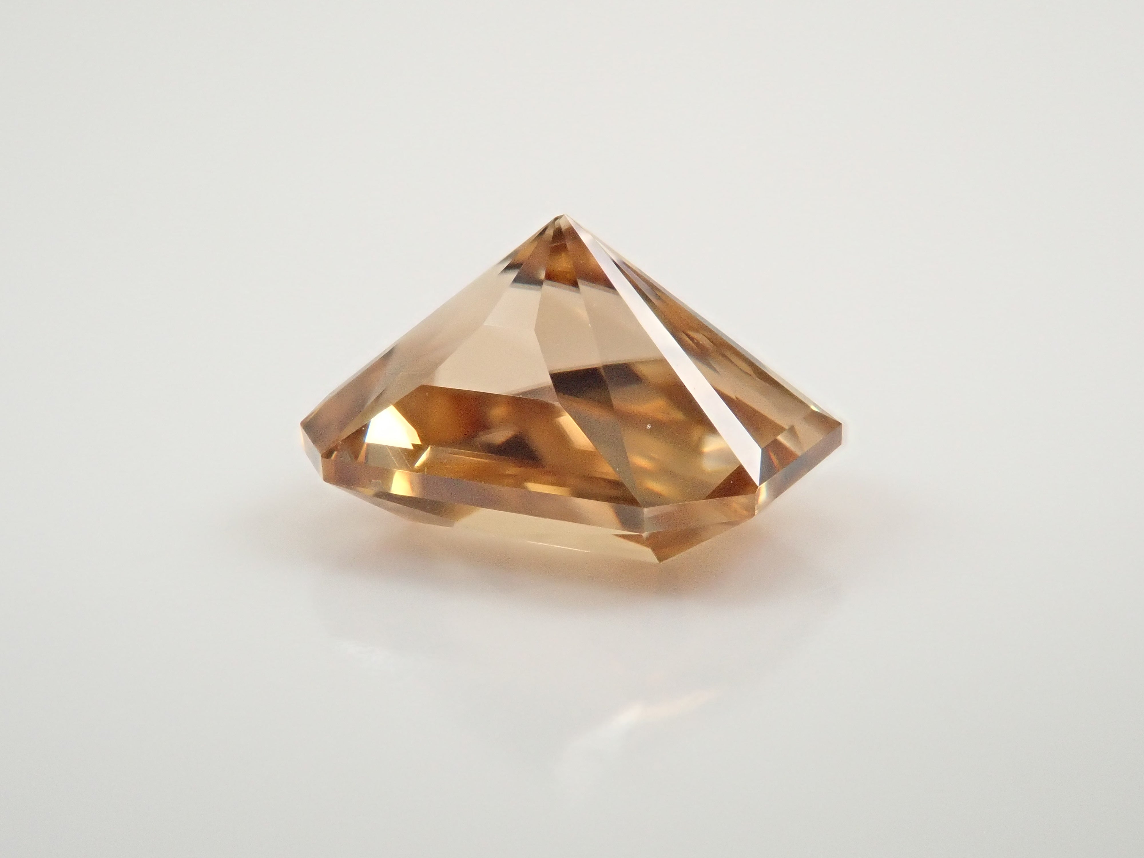 【2/13 22時販売】カンボジア産ジルコン 2.495ctルース