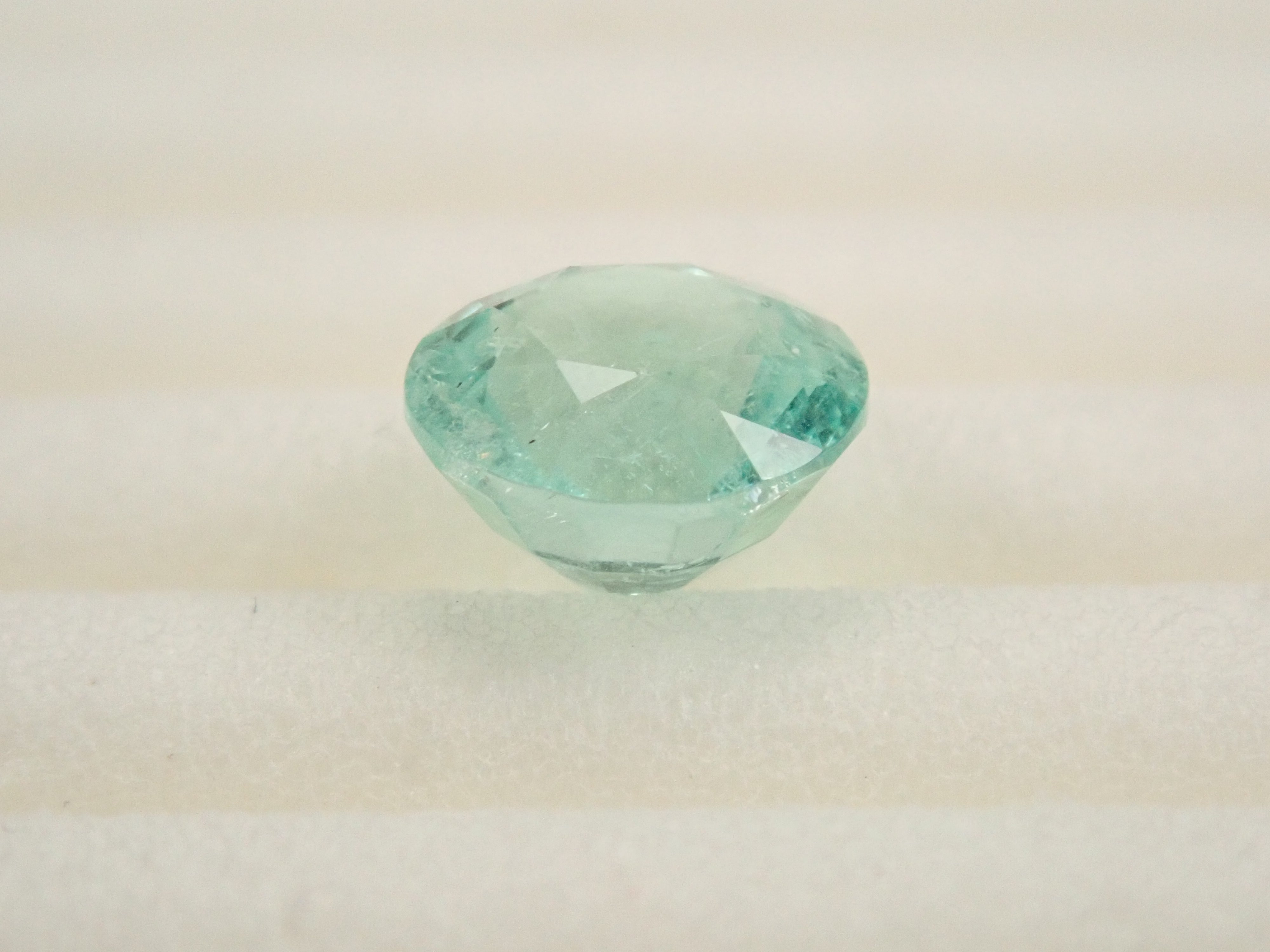 【2/13 22時販売】コロンビア産ミントカラーエメラルド 5.1mm/0.517ctルース