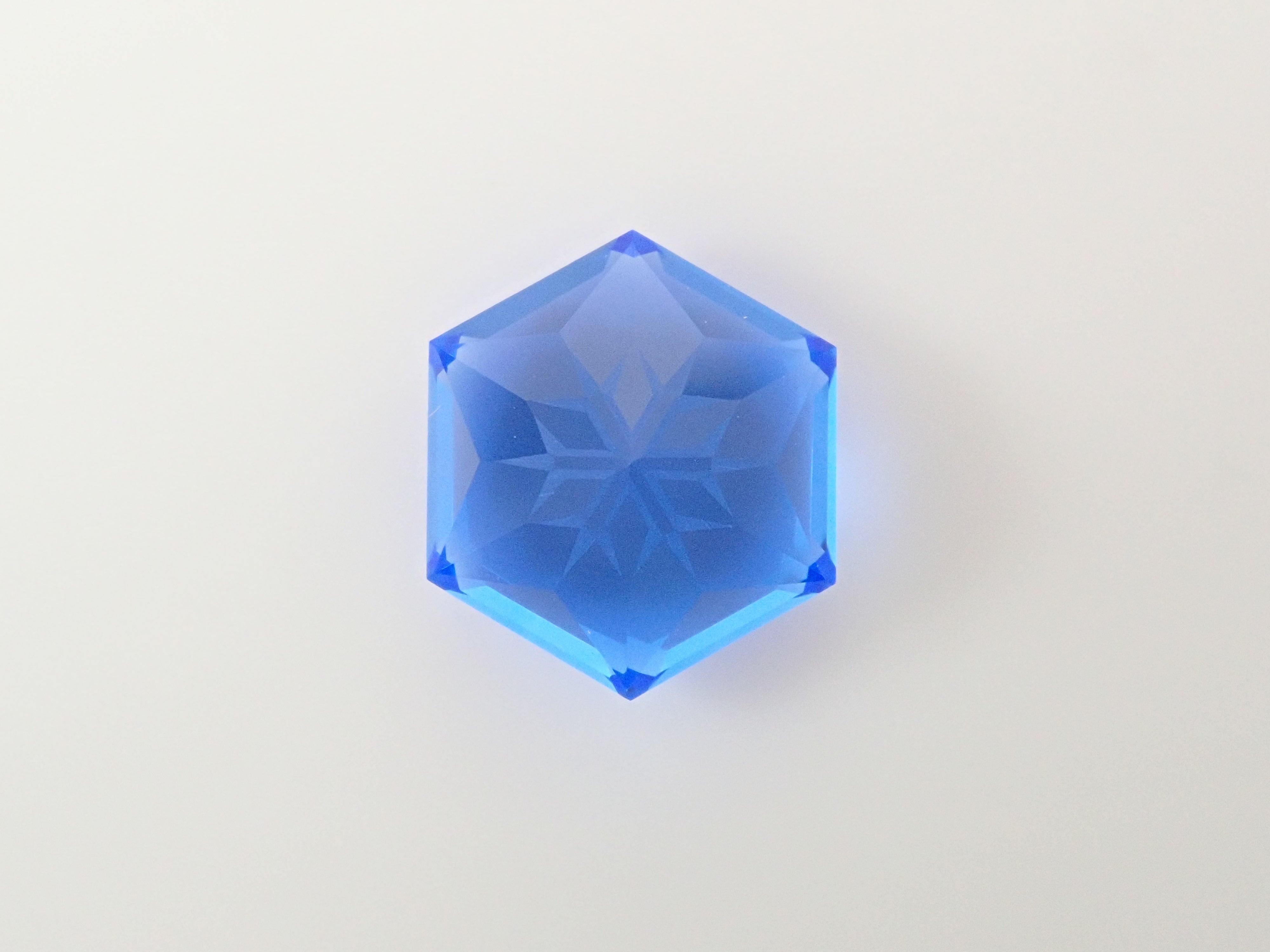 【抽選販売_20260301_03】【ゆきんこカット】シベリアンブルークォーツ(合成クォーツ) 2.503ctルース