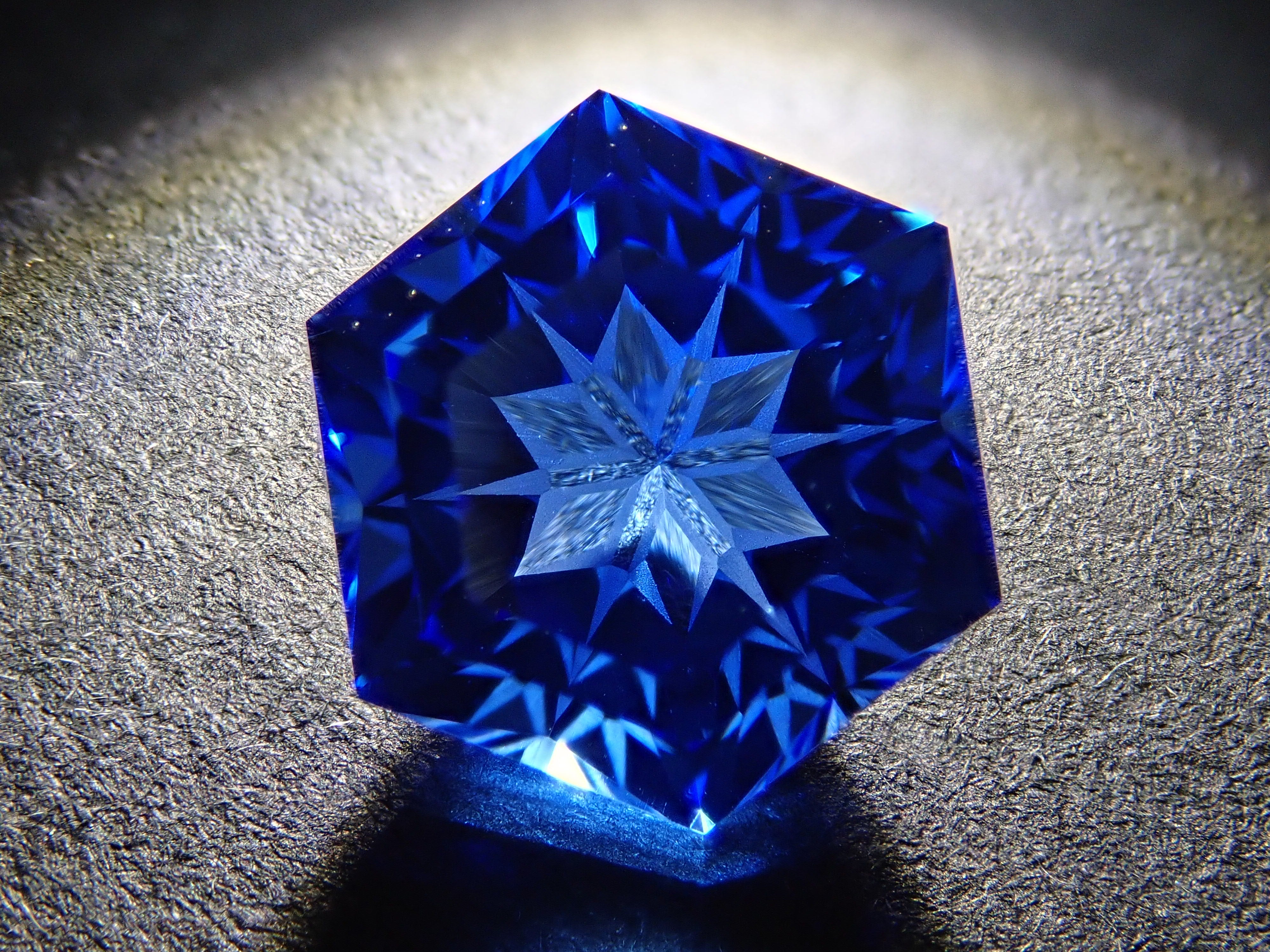 【抽選販売_20260301_03】【ゆきんこカット】シベリアンブルークォーツ(合成クォーツ) 2.503ctルース