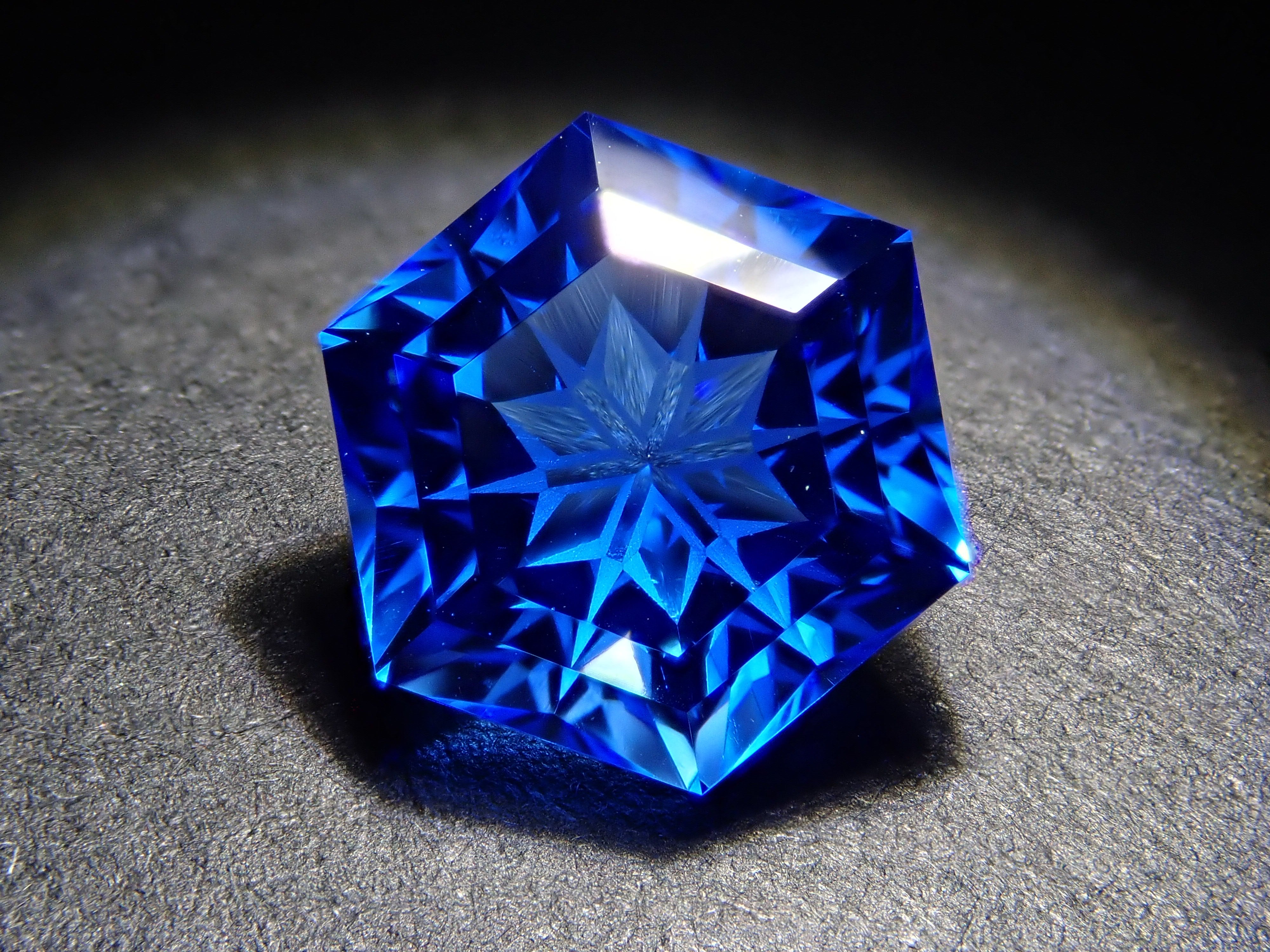 【抽選販売_20260301_03】【ゆきんこカット】シベリアンブルークォーツ(合成クォーツ) 2.503ctルース