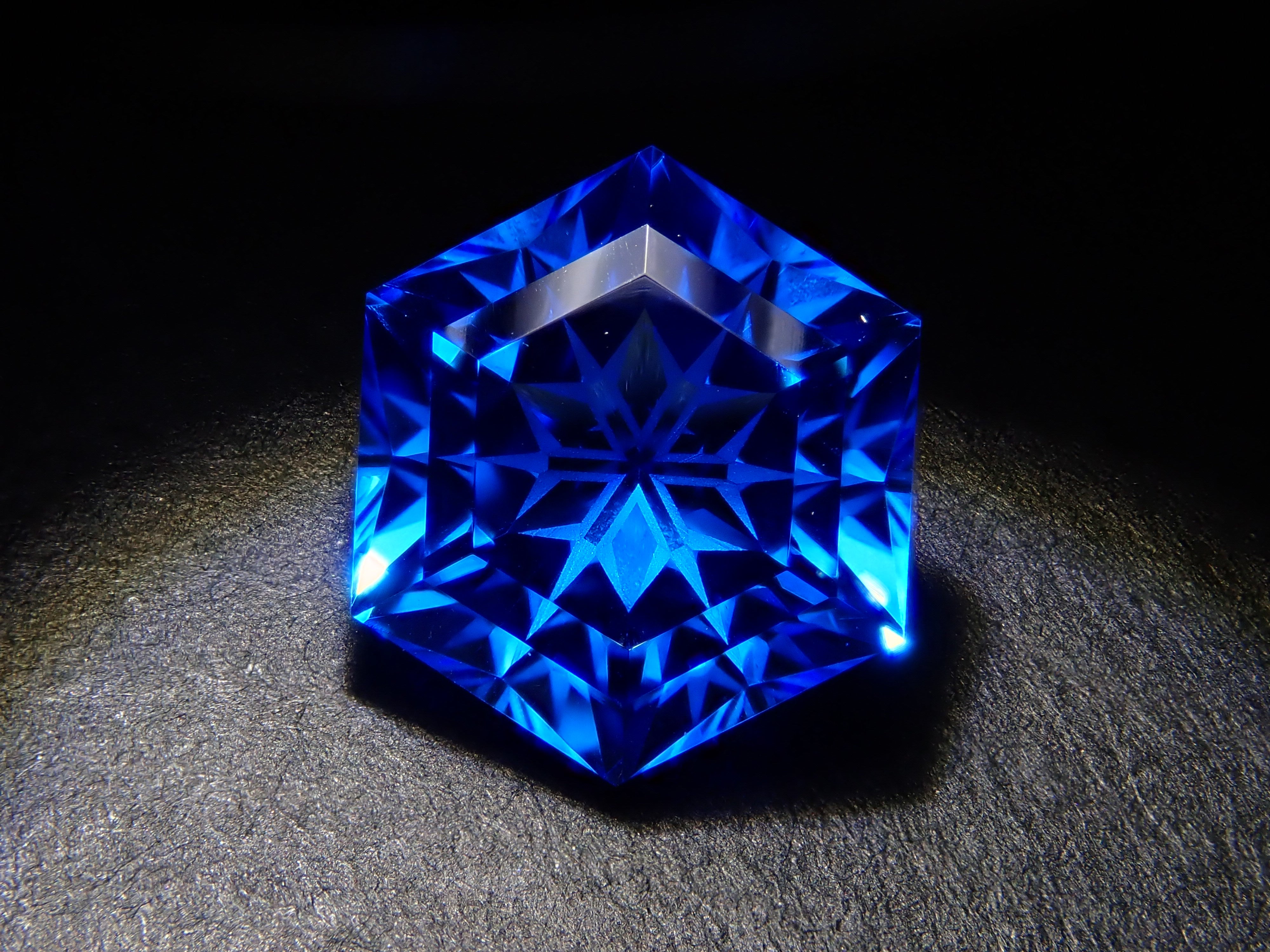 抽選販売0415_03【ゆきんこカット】シベリアンブルークォーツ(合成クォーツ) 2.420ctルース