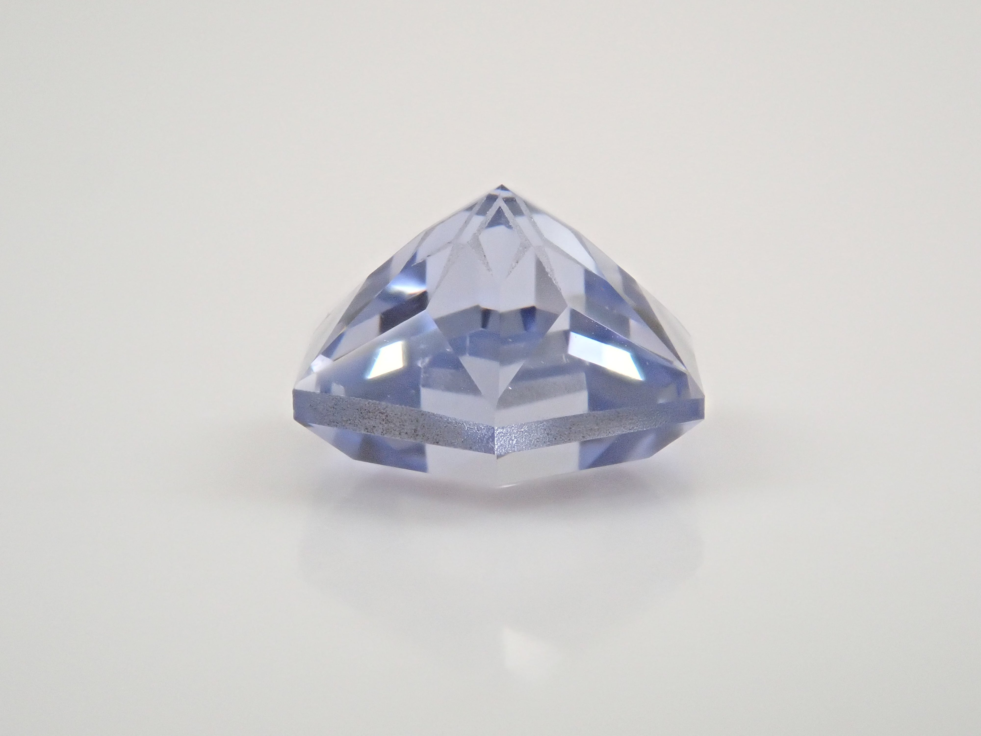 【抽選販売_20260301_02】【ゆきんこカット】合成サファイア 2.220ctルース(合成ブルーサファイア)