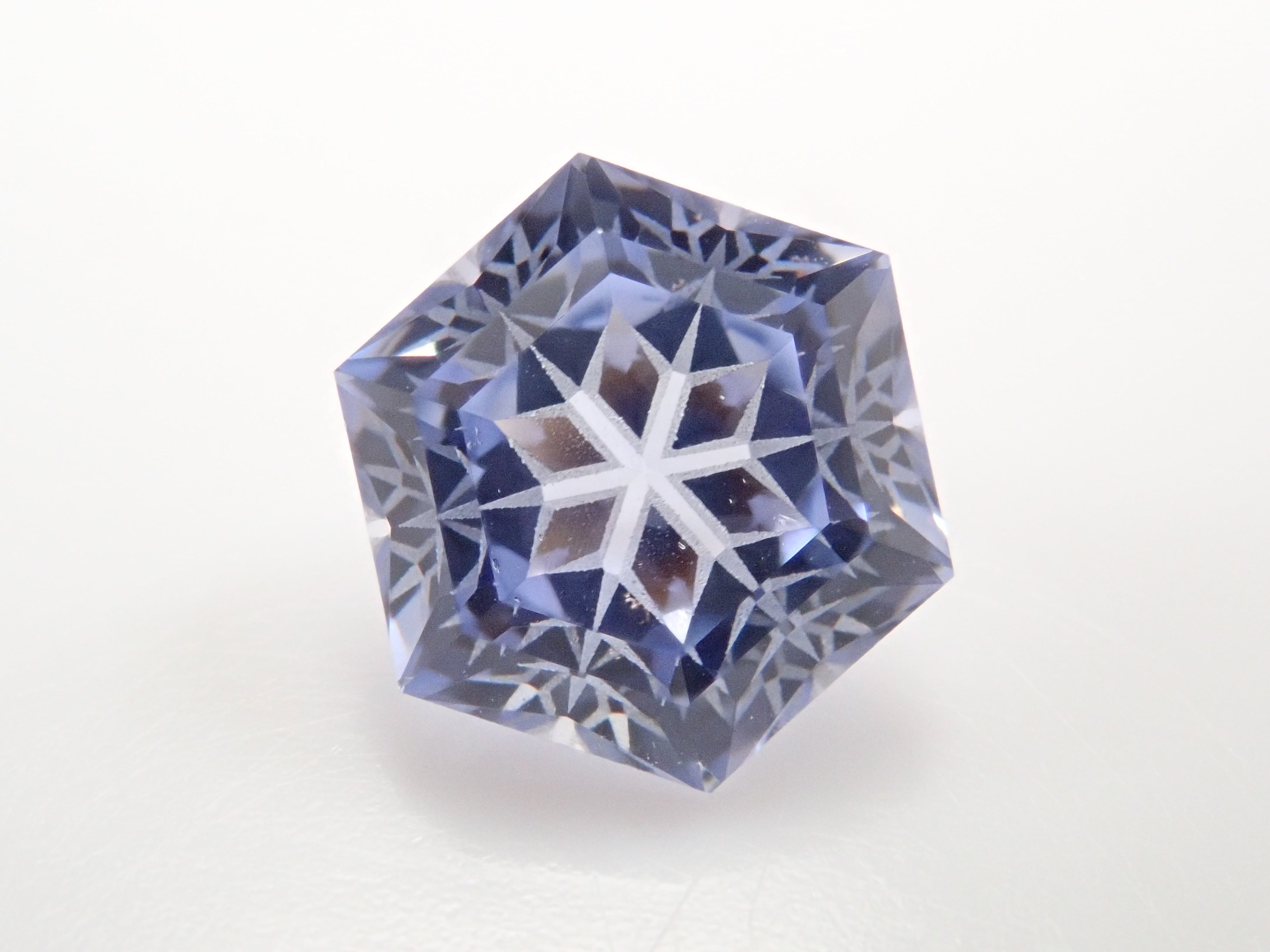 【抽選販売_20260301_02】【ゆきんこカット】合成サファイア 2.220ctルース(合成ブルーサファイア)