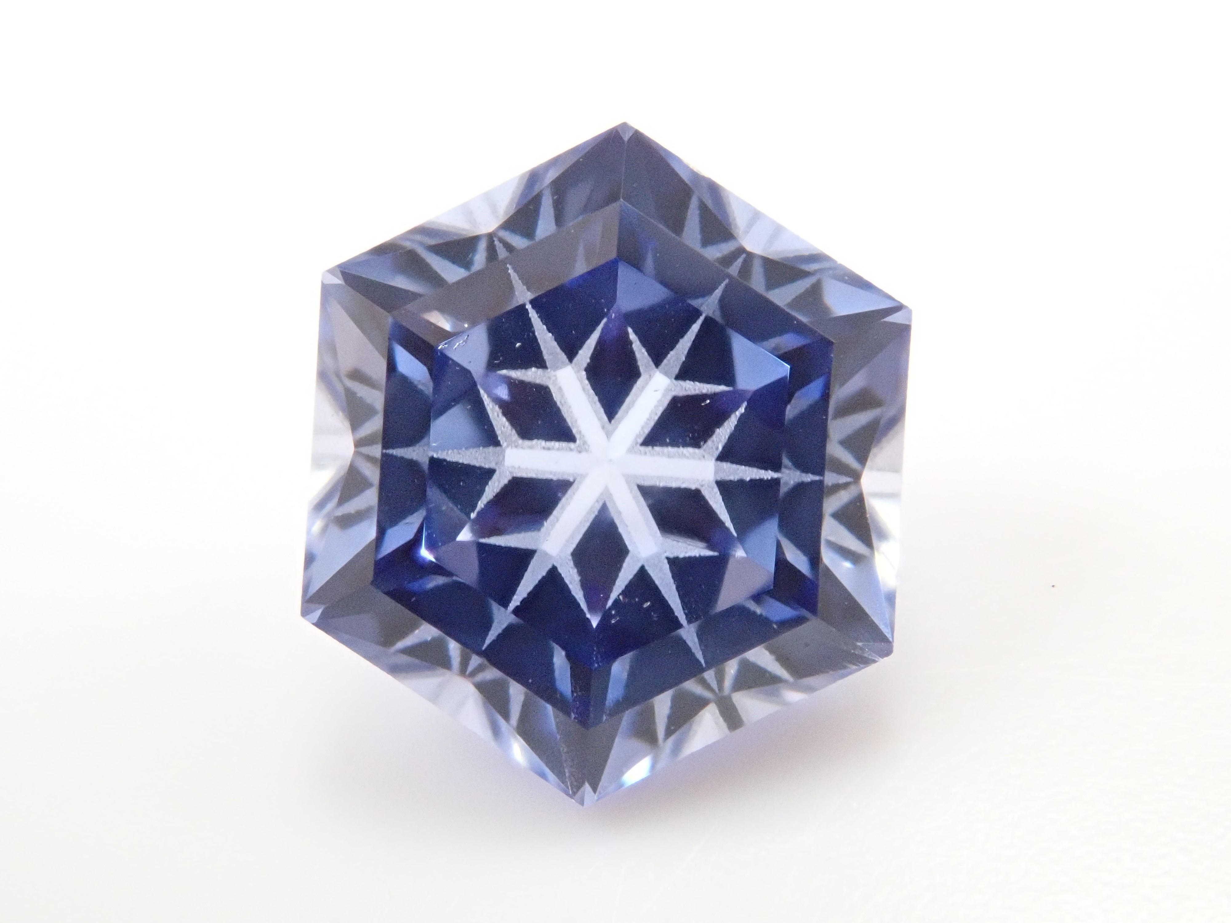 【抽選販売0216_02】【ゆきんこカット】合成サファイア 2.102ctルース