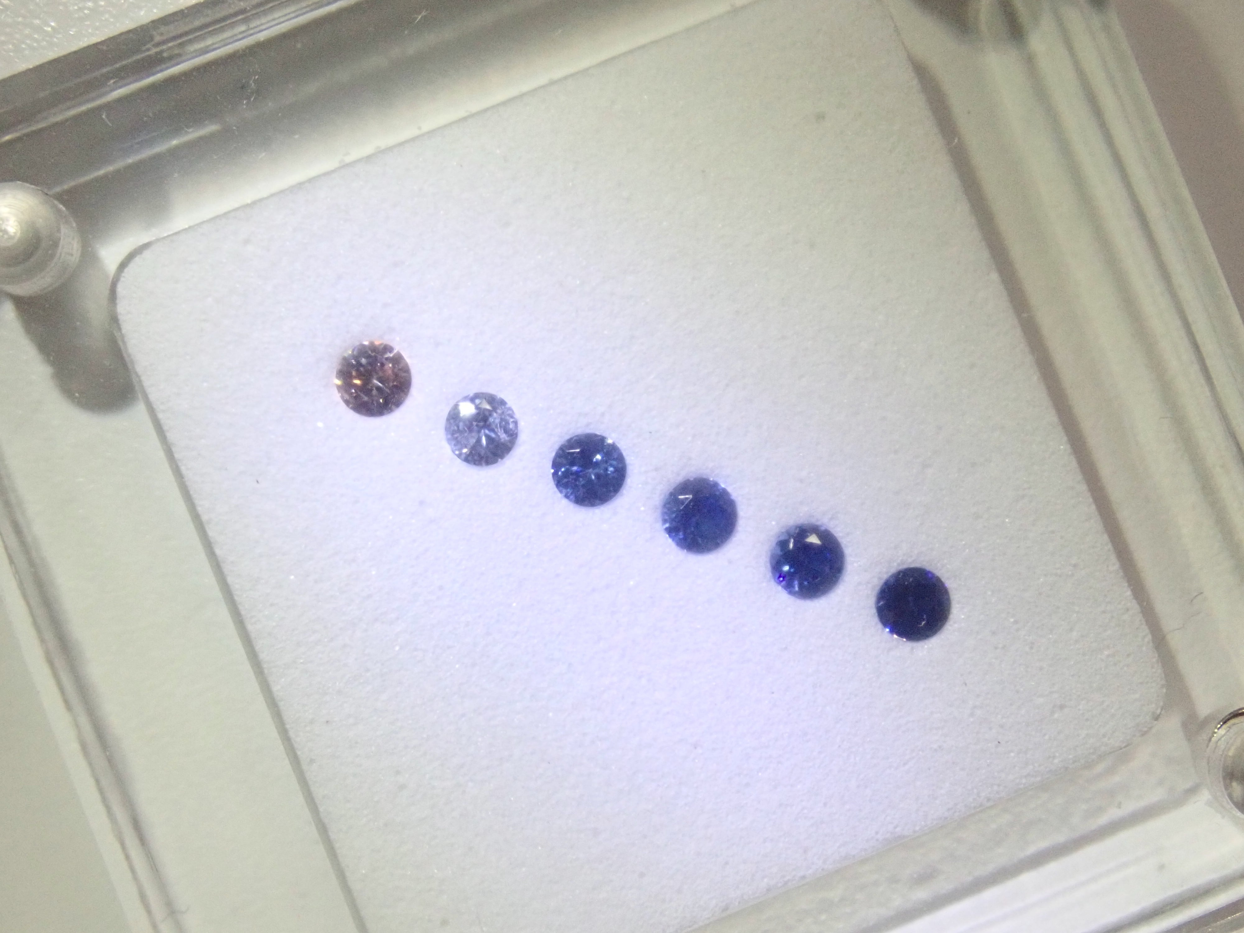 【2/15 22時販売】《限定2セット・ツーソン新着》ベニトアイトグラデーション6石セット(2.25mm,ラウンドカット,トップクオリティ含む)