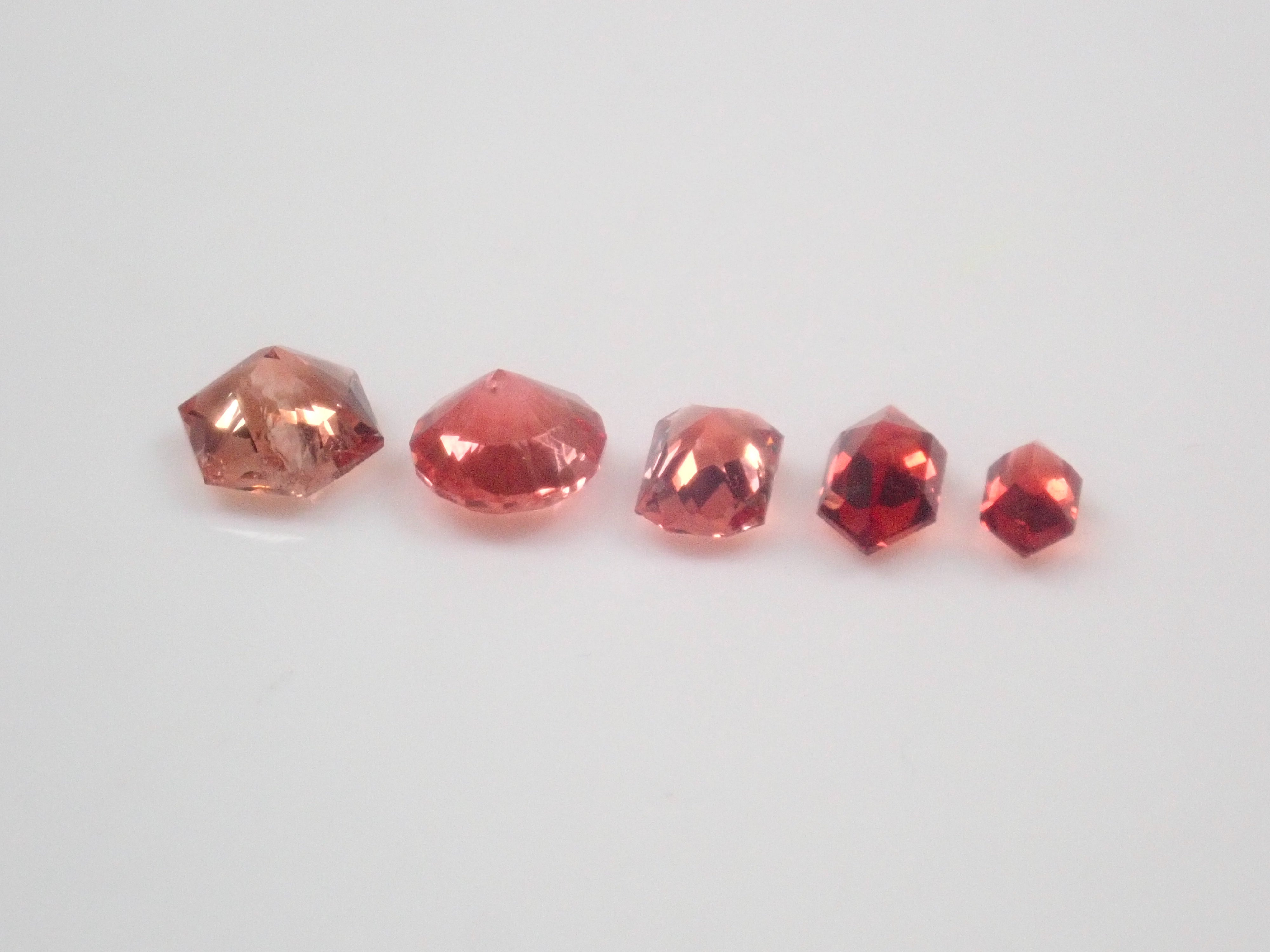 【1/11 22時販売】《限定6石》カメリアカットのオレゴンサンストーン8.0mmを含むサンストーンガチャ1石ルース(平均1.60ct)《複数購入割引有》