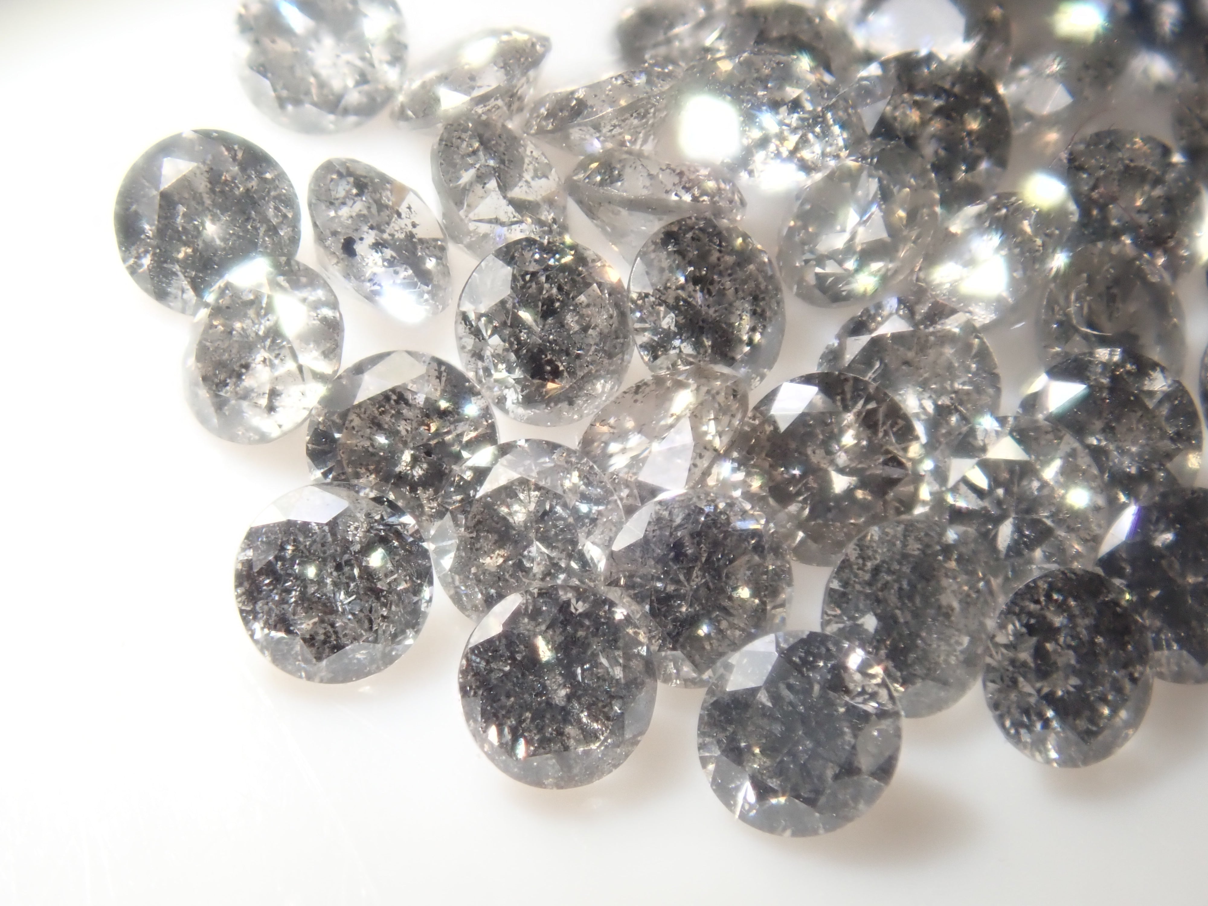 【12/7 22時販売】《限定40石》ソルトアンドペッパーダイヤモンド(2mm,メレダイヤモンド)1石ルース《複数購入割引有》
