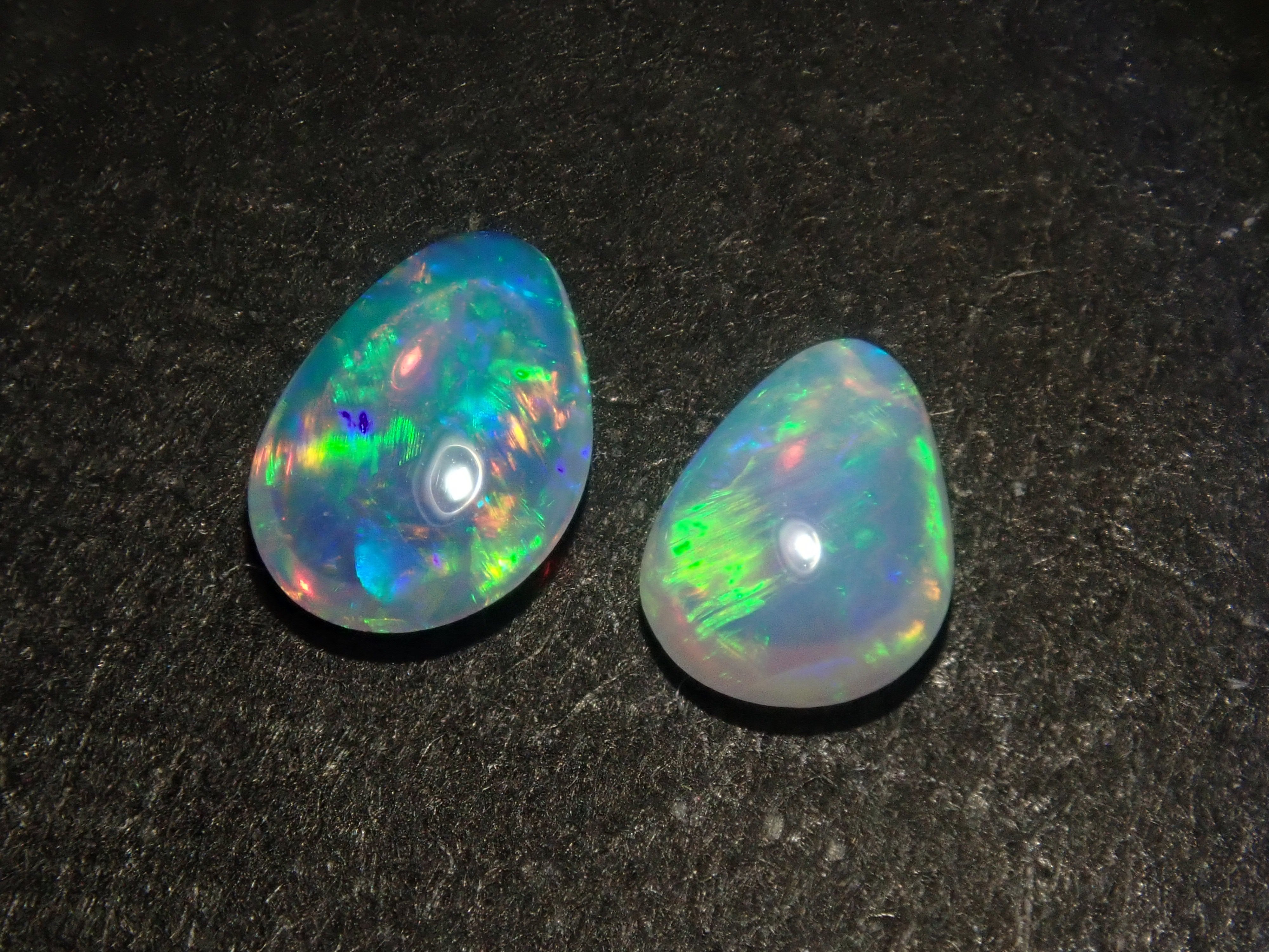 Limited to 2 stones: 1 Australian opal loose stone (pear cut) Multiple purchase discounts available