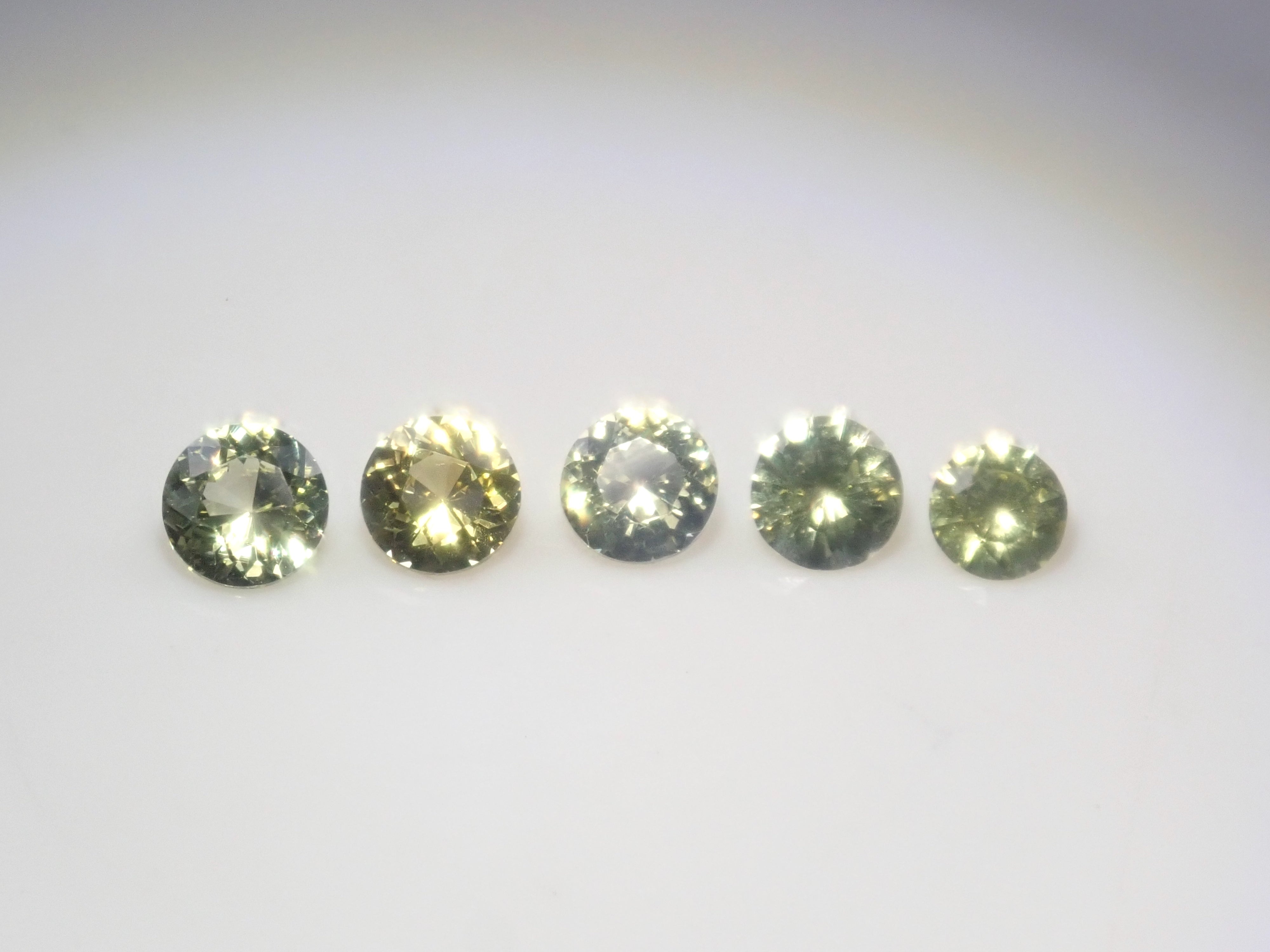 【2月2日晚間10點開始販售】限量20顆寶石:俄羅斯亞歷山大石、金綠寶石雙貓眼石及亞歷山大石扭蛋【多買有優惠】