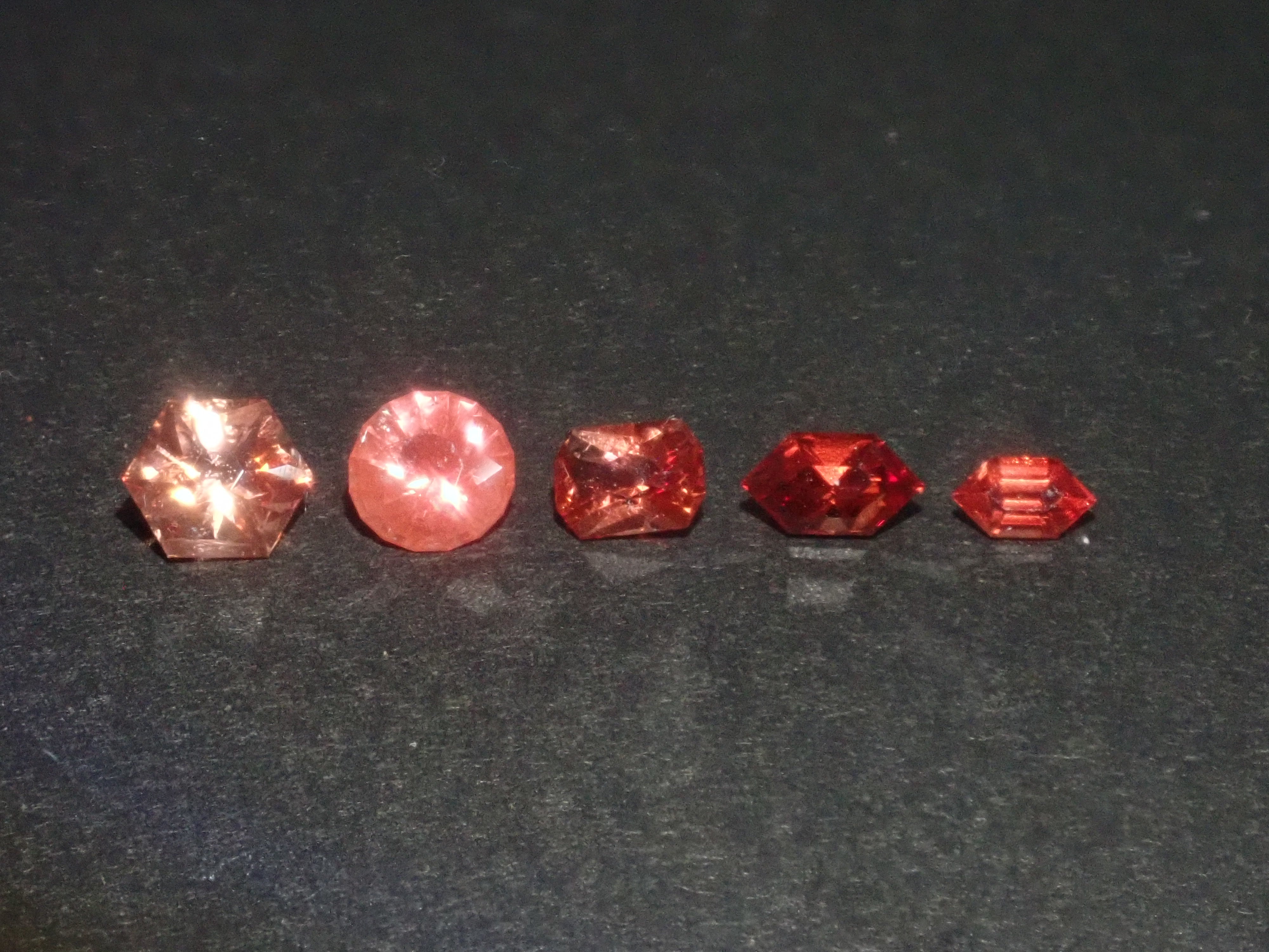 【1/11 22時販売】《限定6石》カメリアカットのオレゴンサンストーン8.0mmを含むサンストーンガチャ1石ルース(平均1.60ct)《複数購入割引有》