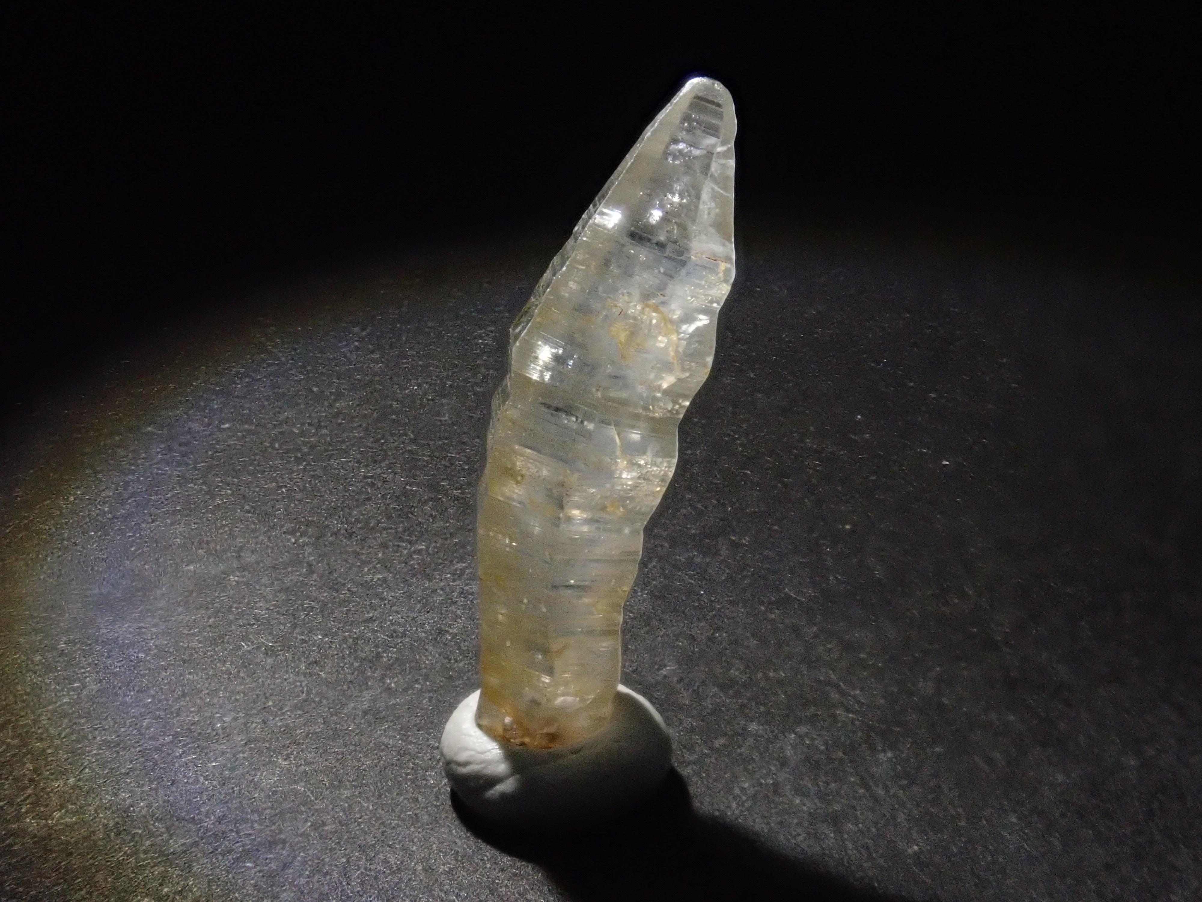 スリランカ産グラスボディ(サファイアクリスタル) 4.126ct原石