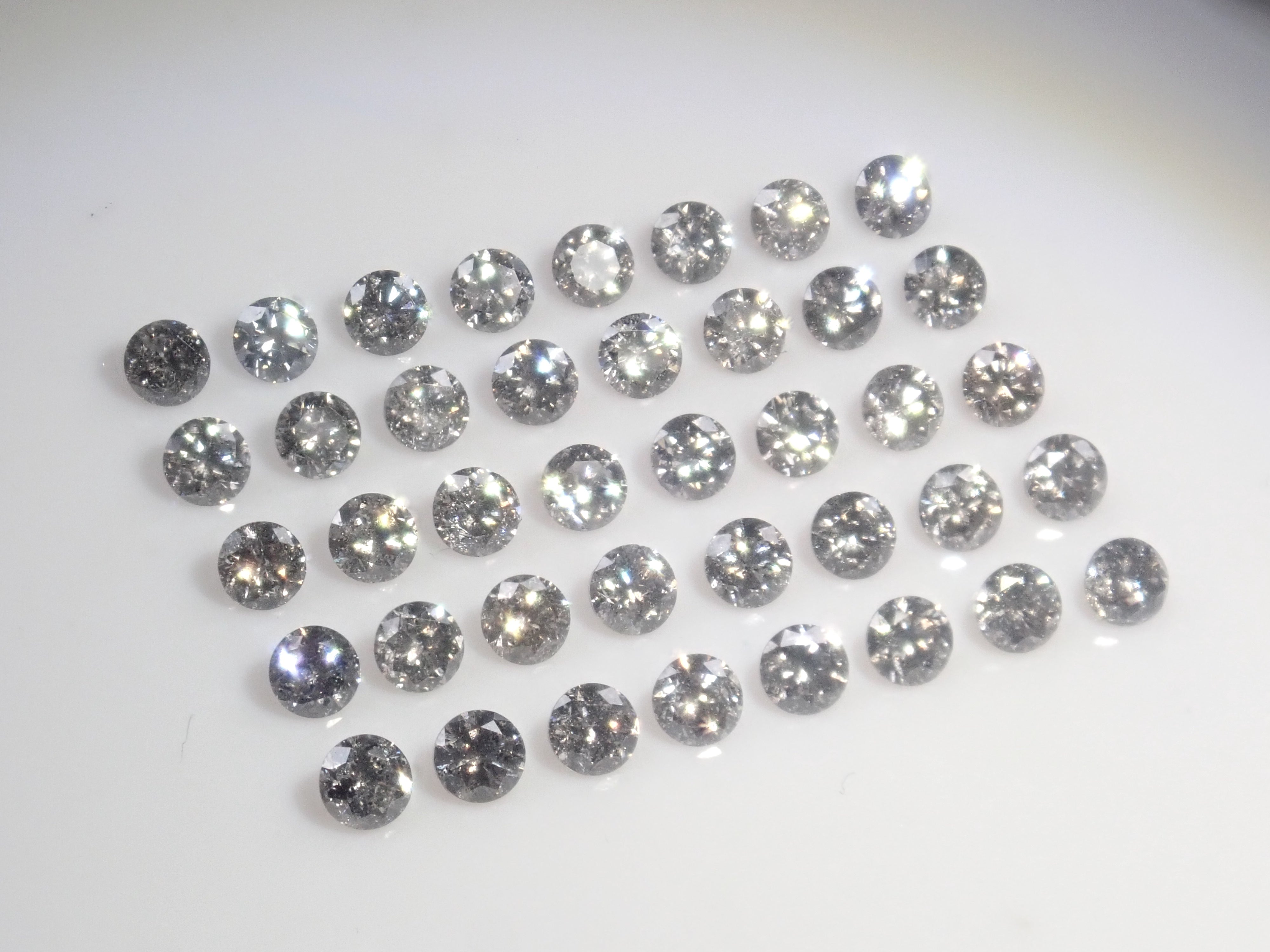 【12/7 22時販売】《限定40石》ソルトアンドペッパーダイヤモンド(2mm,メレダイヤモンド)1石ルース《複数購入割引有》