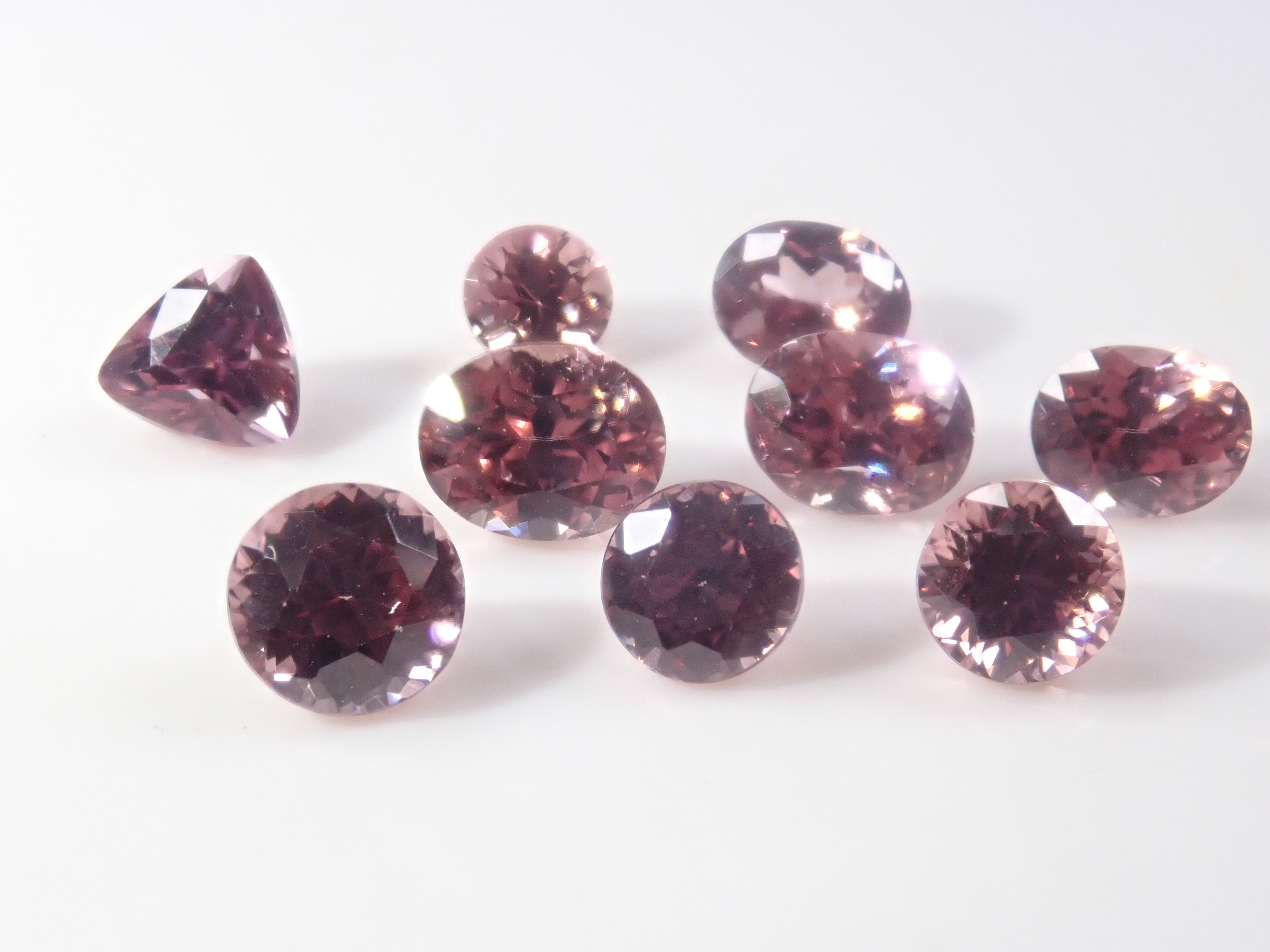 【4/19 22時販売】《限定10石》カンボジア産ピンクジルコン1石ルース(平均0.50ct)《複数購入割引有》