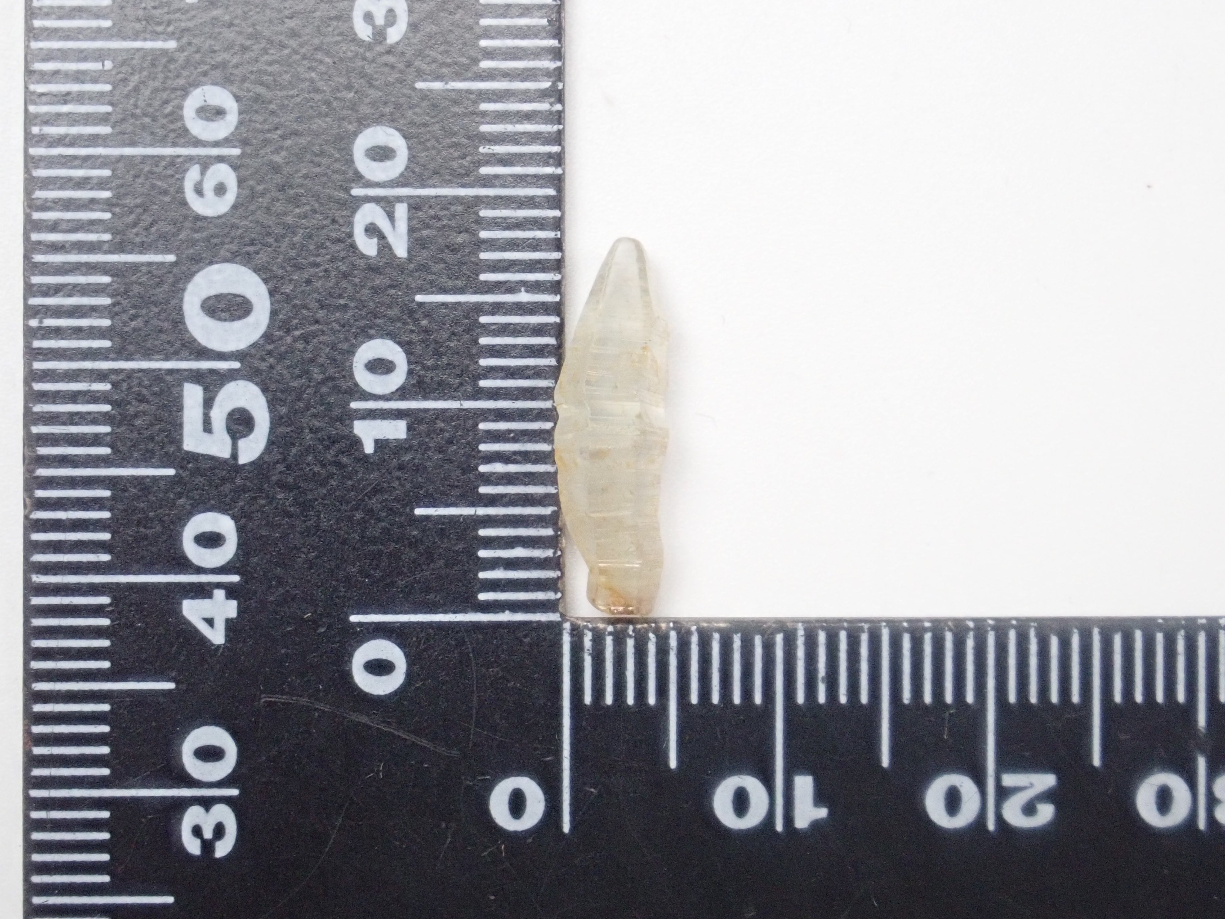 スリランカ産グラスボディ(サファイアクリスタル) 4.126ct原石