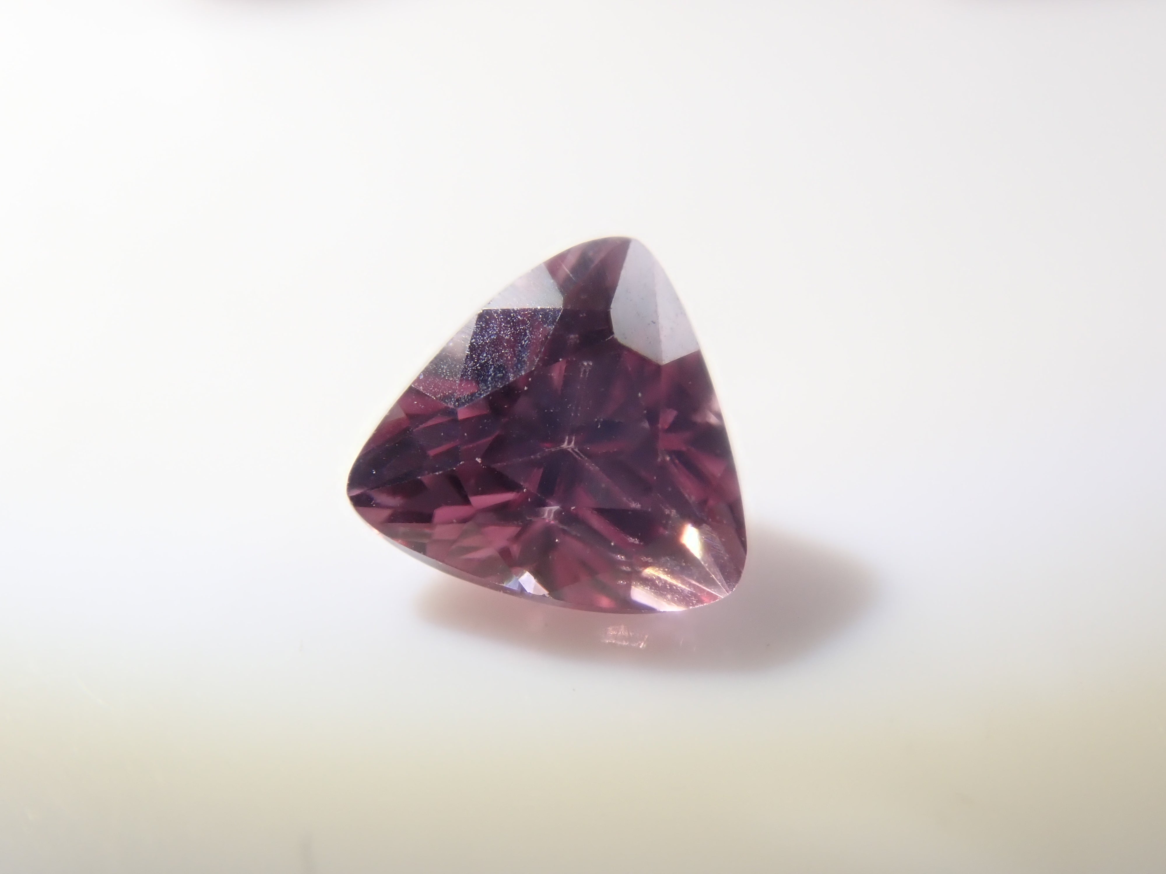 【4/19 22時販売】《限定10石》カンボジア産ピンクジルコン1石ルース(平均0.50ct)《複数購入割引有》