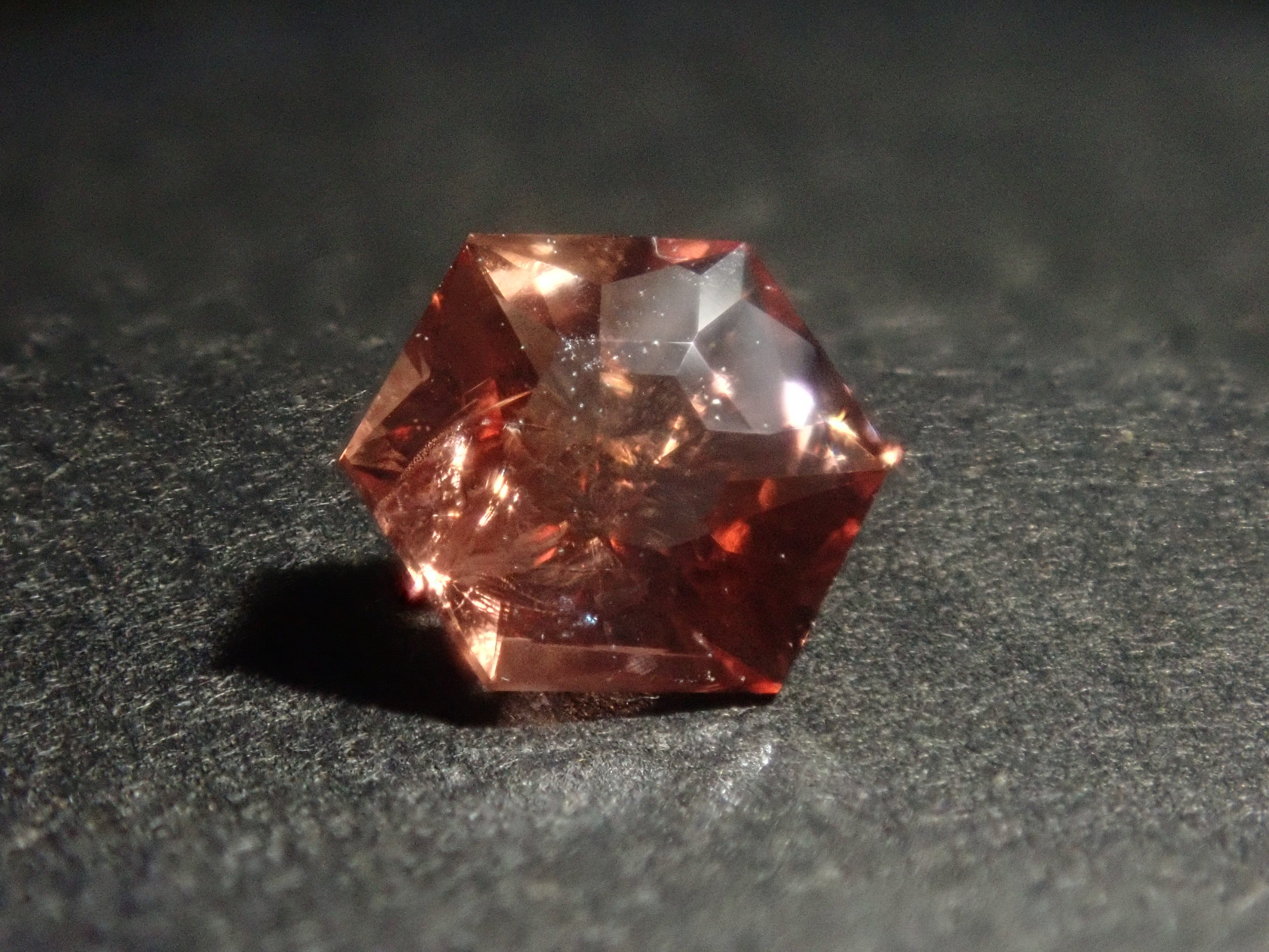 【1/11 22時販売】《限定6石》カメリアカットのオレゴンサンストーン8.0mmを含むサンストーンガチャ1石ルース(平均1.60ct)《複数購入割引有》