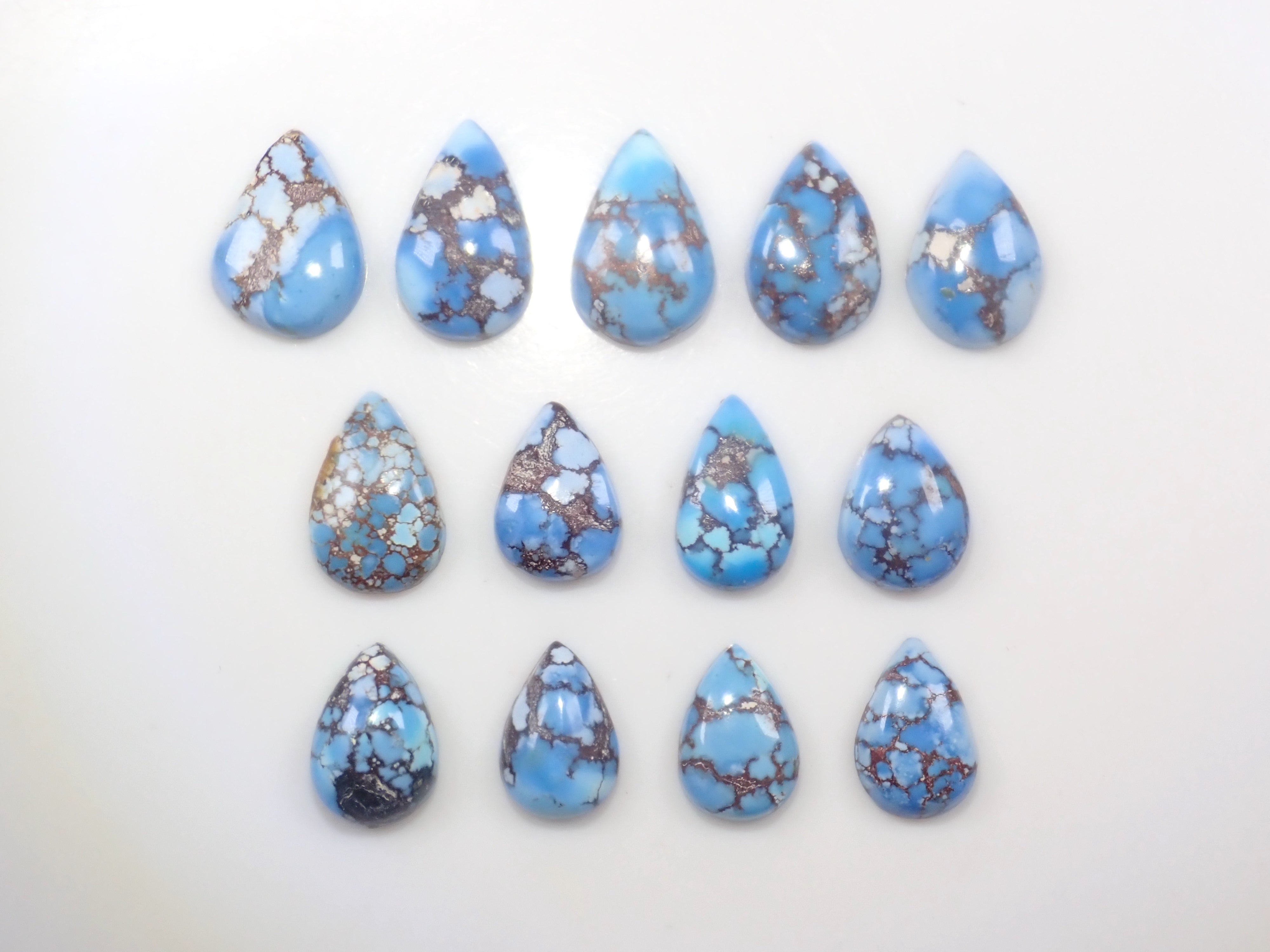 【1/24 22時販売】《限定13石》カザフスタン産ゴールデンヒルターコイズ(トルコ石,12月誕生石,平均2.0ct)《複数購入割引有》