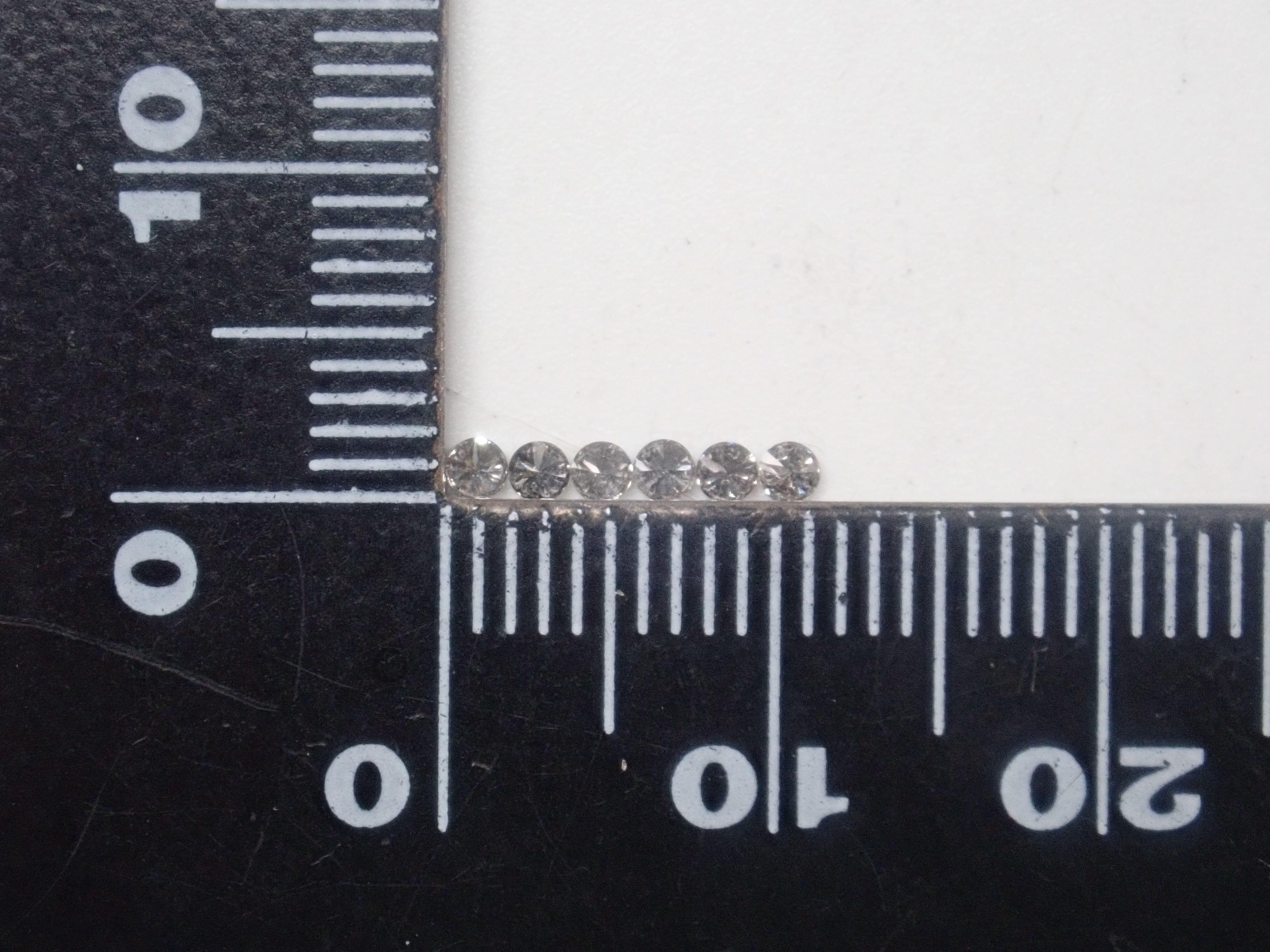 【12/7 22時販売】《限定40石》ソルトアンドペッパーダイヤモンド(2mm,メレダイヤモンド)1石ルース《複数購入割引有》