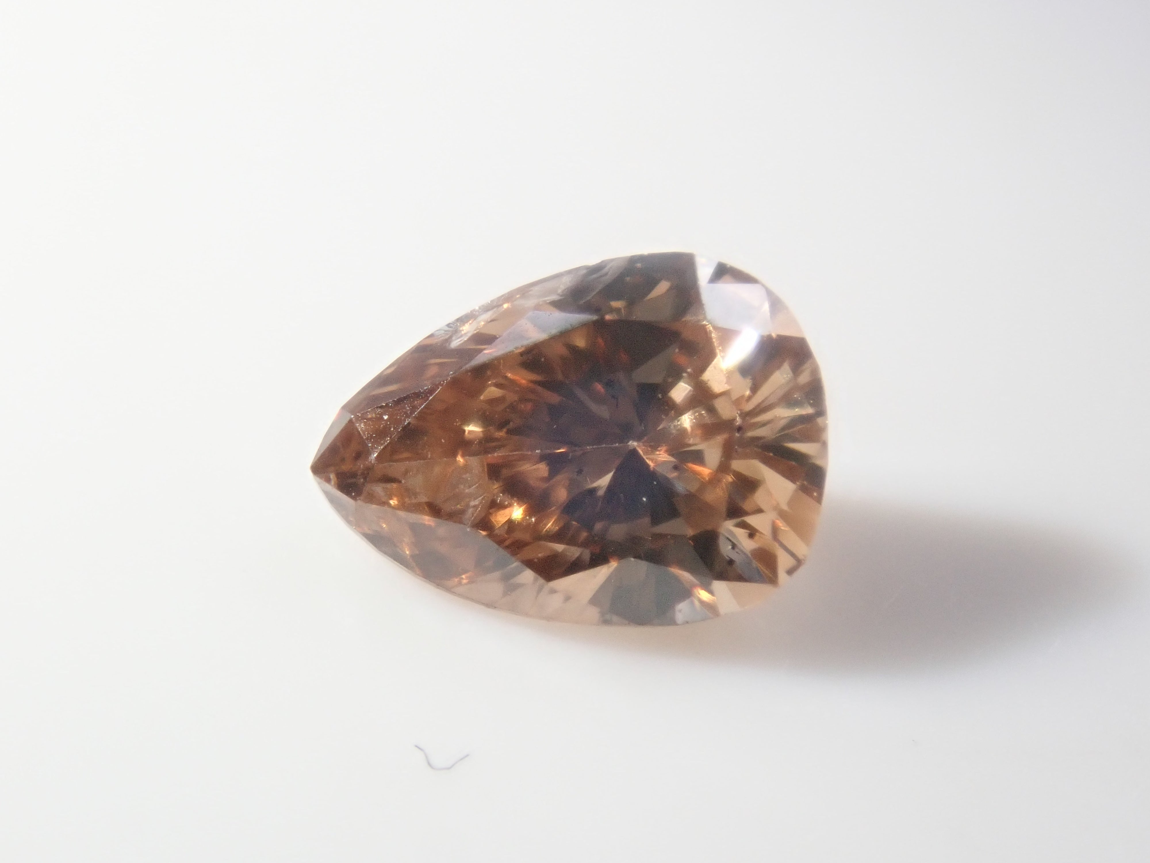 【4/18 22時販売】《限定5石》蛍光タイプのブラウンダイヤモンド1石ルース(ペアシェイプ,SIクラス相当,0.2ctUP)《複数購入割引有》