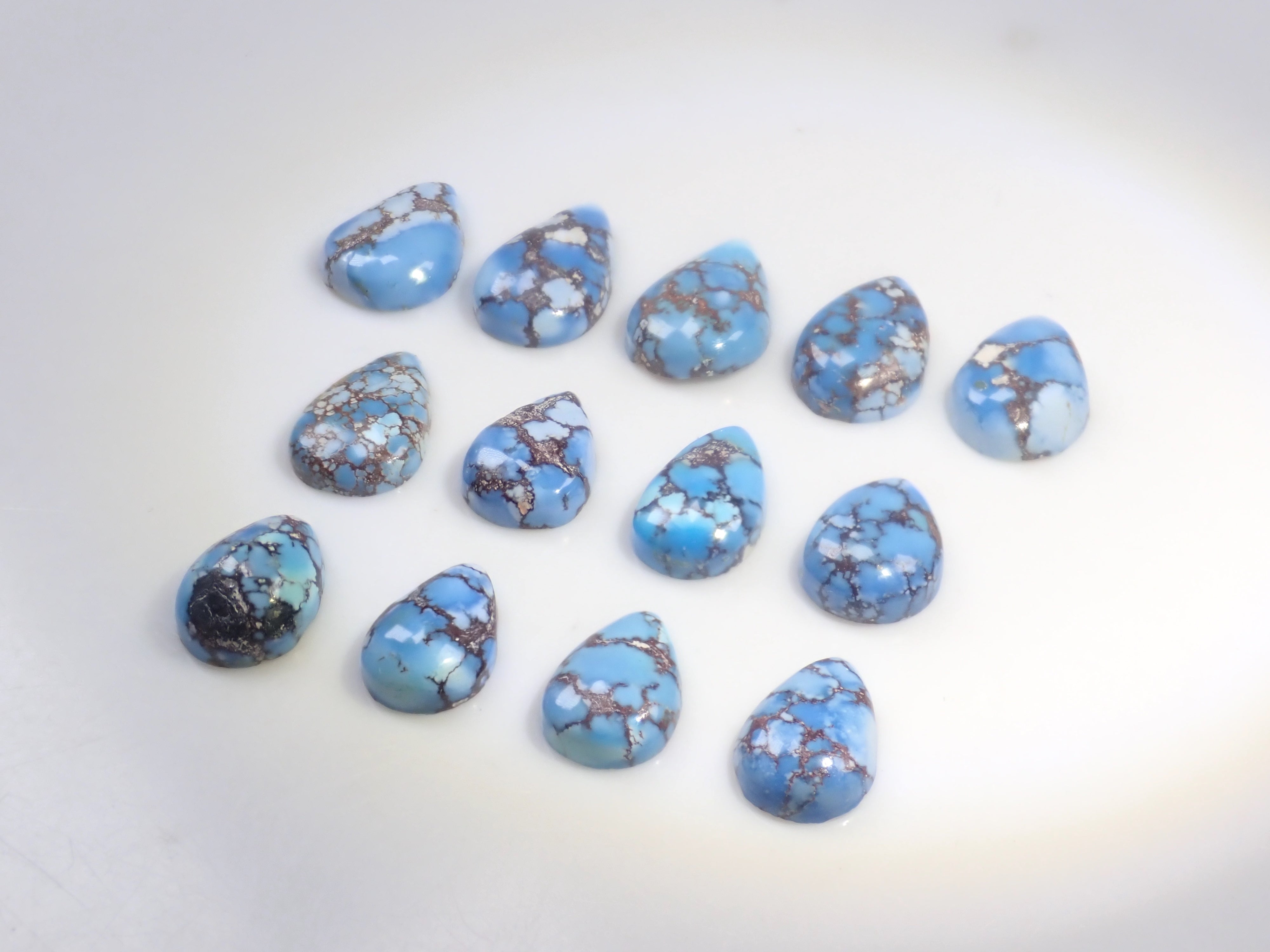 【1/24 22時販売】《限定13石》カザフスタン産ゴールデンヒルターコイズ(トルコ石,12月誕生石,平均2.0ct)《複数購入割引有》